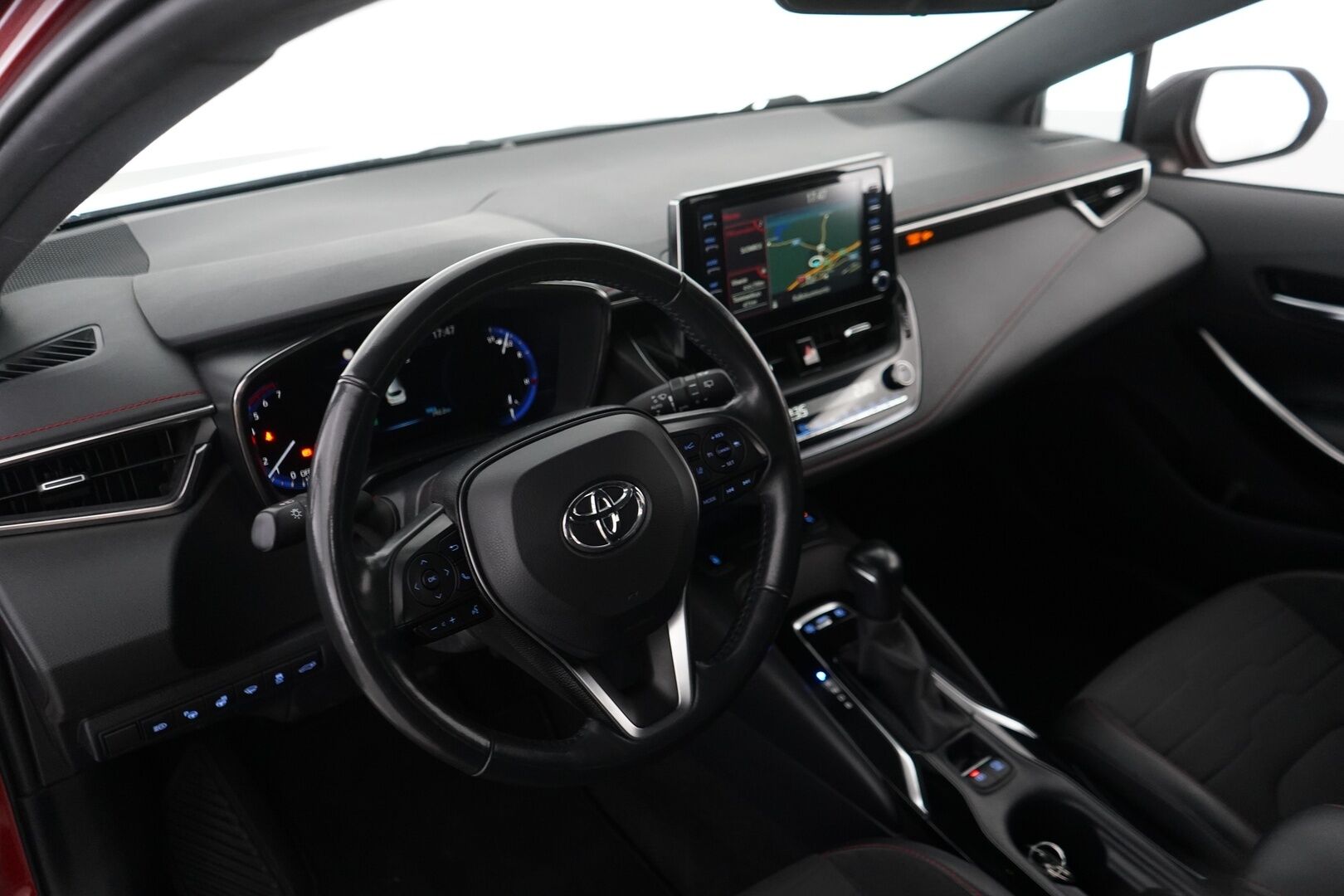 Toyota Corolla 2021 1.8 Touring Sports Hybrid Style *ACC / Kamera / Blackpack / Ratinlämmitin / Keyless / Sähköluukku* - Suomi-Auto / Erikoisväri! / Huippuvarusteet / Merkkihuollettu/ 2X Vanteet / Viimeisin huolto 121tkm!
