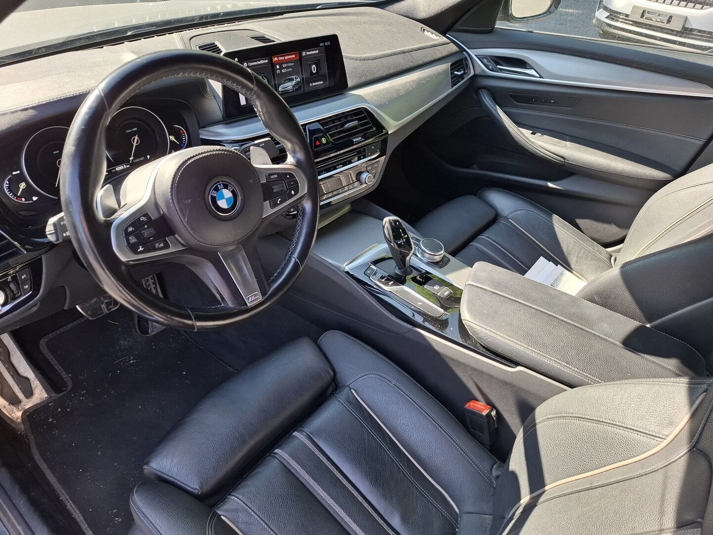 BMW 530 2017 G30 530d xDrive Sedan M-Sport *ACC / Comfort Penkit / Adapt.Led / Hifit / Comfort Access / TULOSSA* - 3,99 % KORKOTARJOUS TÄHÄN AUTOON - Auto matkalla myymälään!