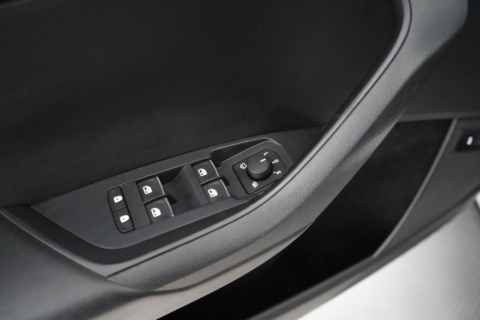 Skoda Kodiaq 2018 2.0 TDI 150 Ambition DSG * Webasto / Muistipenkit / Canton / Keyless * - 2x Vanteet / Jakohihna vaihdettu 187tkm