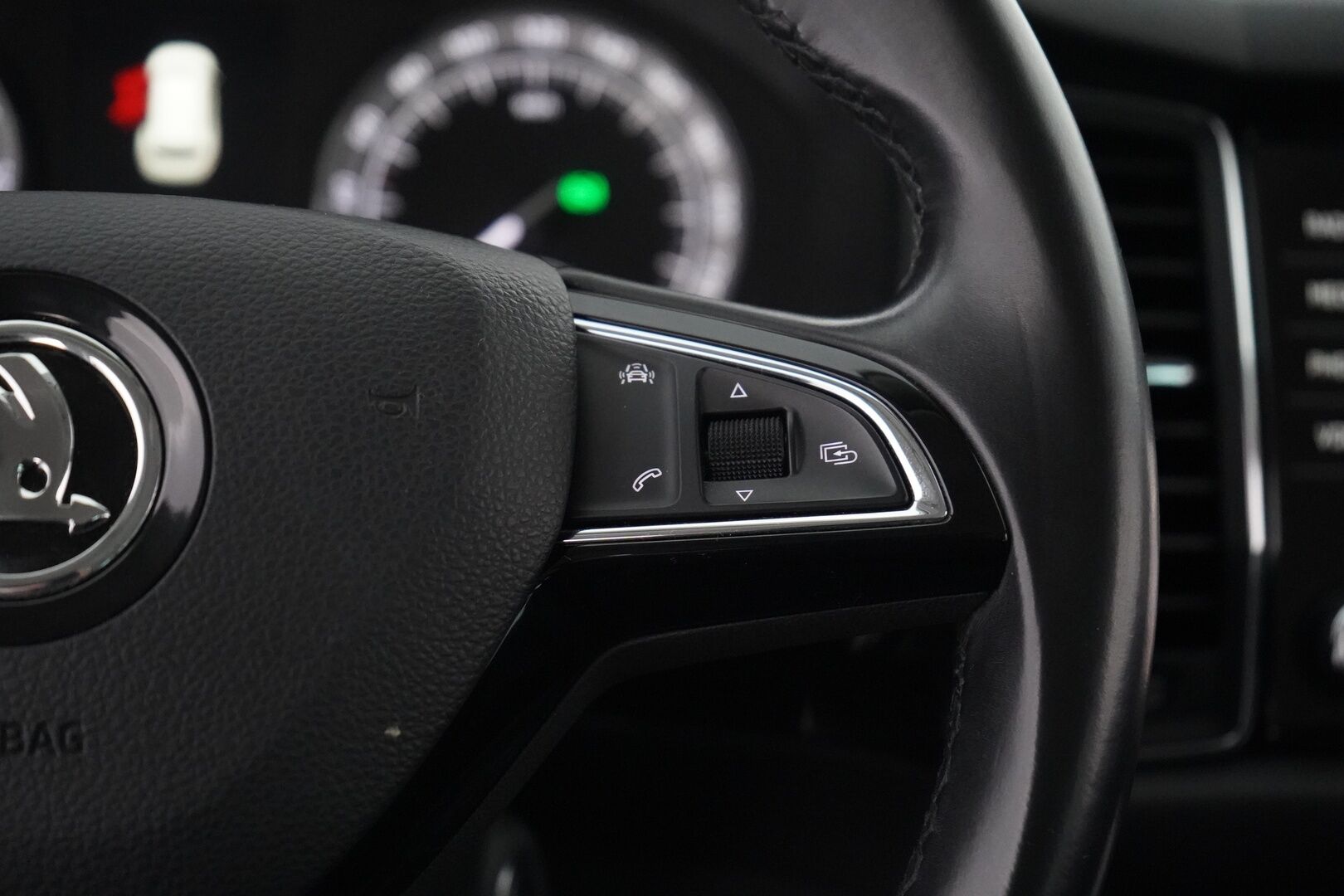 Skoda Kodiaq 2018 2.0 TDI 150 Ambition DSG * Webasto / Muistipenkit / Canton / Keyless * - 2x Vanteet / Jakohihna vaihdettu 187tkm