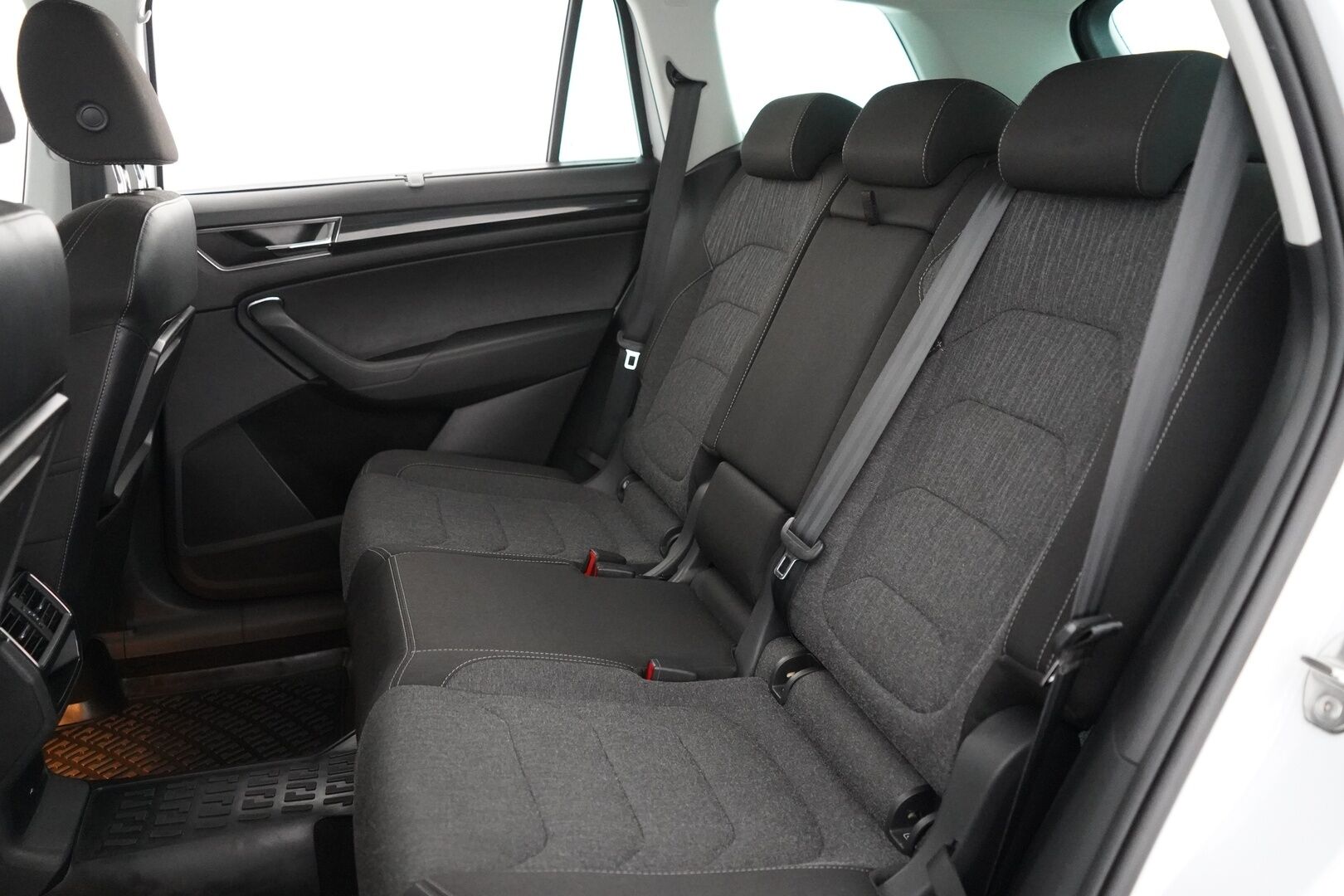 Skoda Kodiaq 2018 2.0 TDI 150 Ambition DSG * Webasto / Muistipenkit / Canton / Keyless * - 2x Vanteet / Jakohihna vaihdettu 187tkm