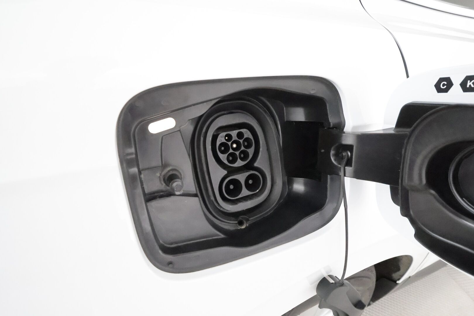 Skoda Enyaq 2021 60 Launch Edition iV **ACC / ILP / P.kamera / Navi / LED / KeylessGo / Digimittaristo** - 1.Om Suomi-auto / Kahdet renkaat aluvanteilla 