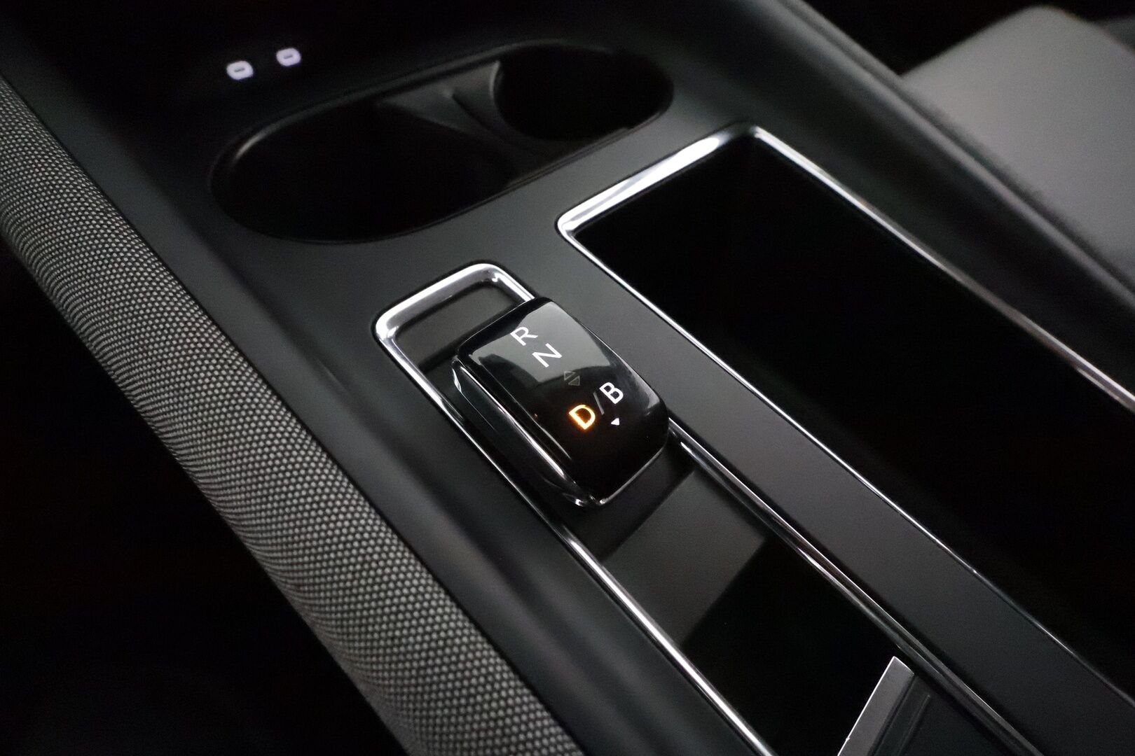 Skoda Enyaq 2021 60 Launch Edition iV **ACC / ILP / P.kamera / Navi / LED / KeylessGo / Digimittaristo** - 1.Om Suomi-auto / Kahdet renkaat aluvanteilla 