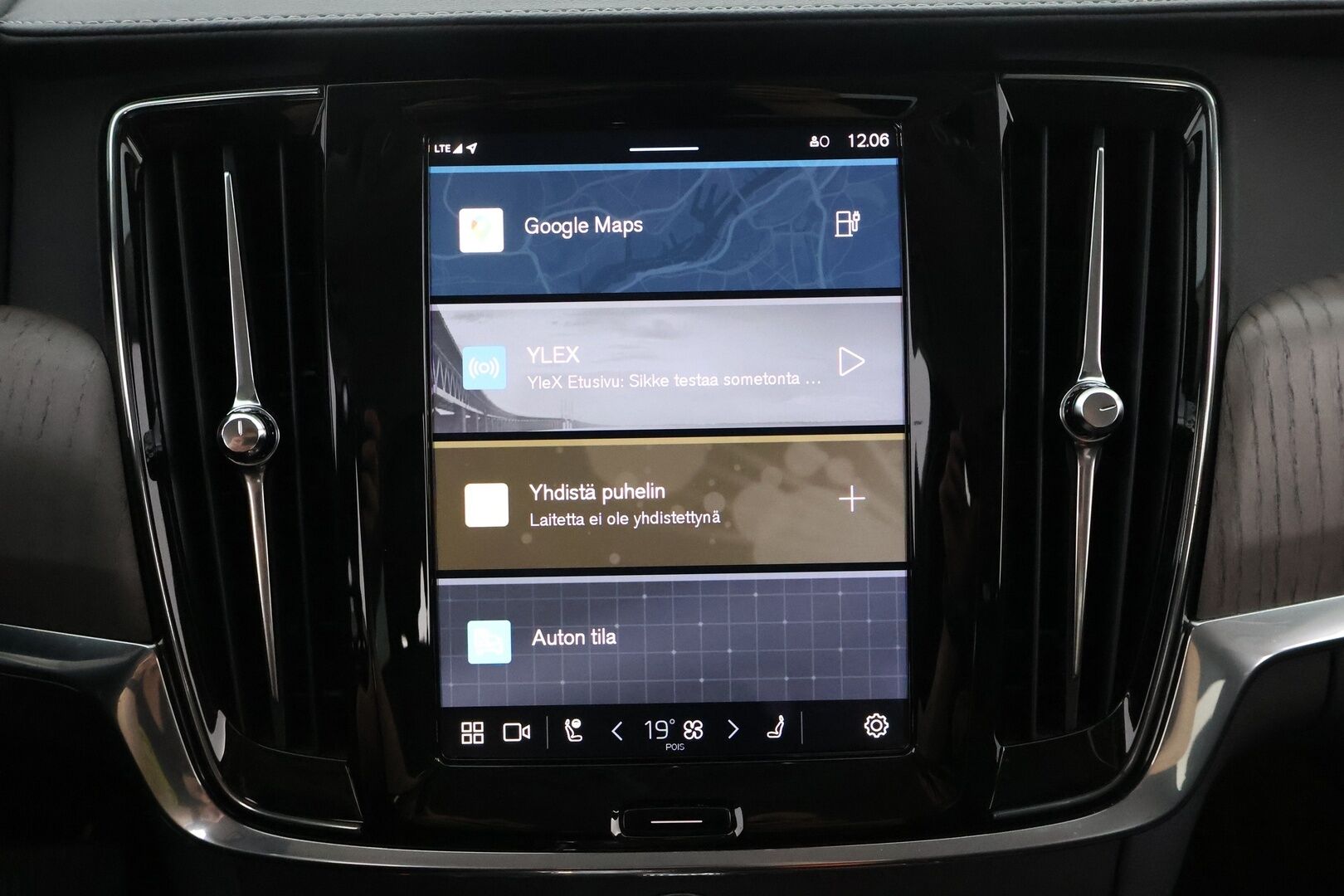Volvo V90 2022 T6 TwE AWD Business Inscription aut - 3,99 % KORKOTARJOUS TÄHÄN AUTOON - Suomiauto / Webasto / Adapt.Vakkari / Nahkasisusta / Vetokoukku / Peruutuskamera / Merkkihuollot / Apple&Android / Huippuvarusteet!