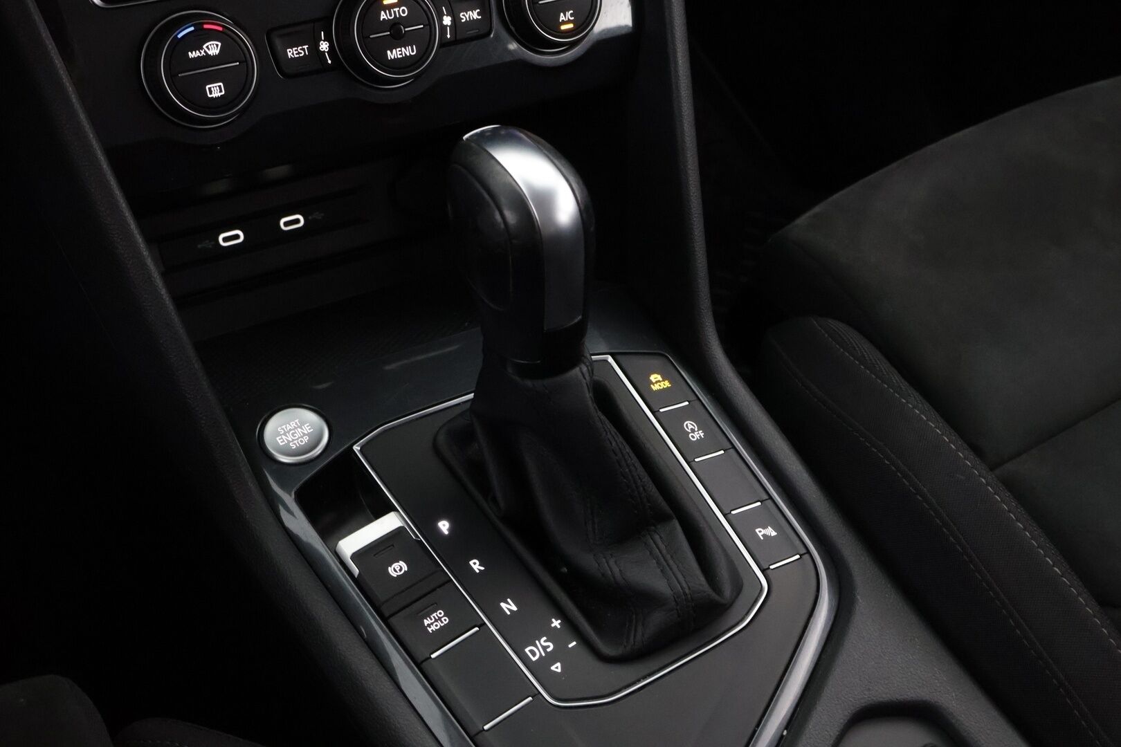 Volkswagen Tiguan Allspace 2021 2,0 TDI SCR 110 kW (150 hv) DSG-automaatti R-Line - Adapt.Vakkari | 7-Paikkainen | Digimittari | Hieronta | Vetokoukku | Matrix LED