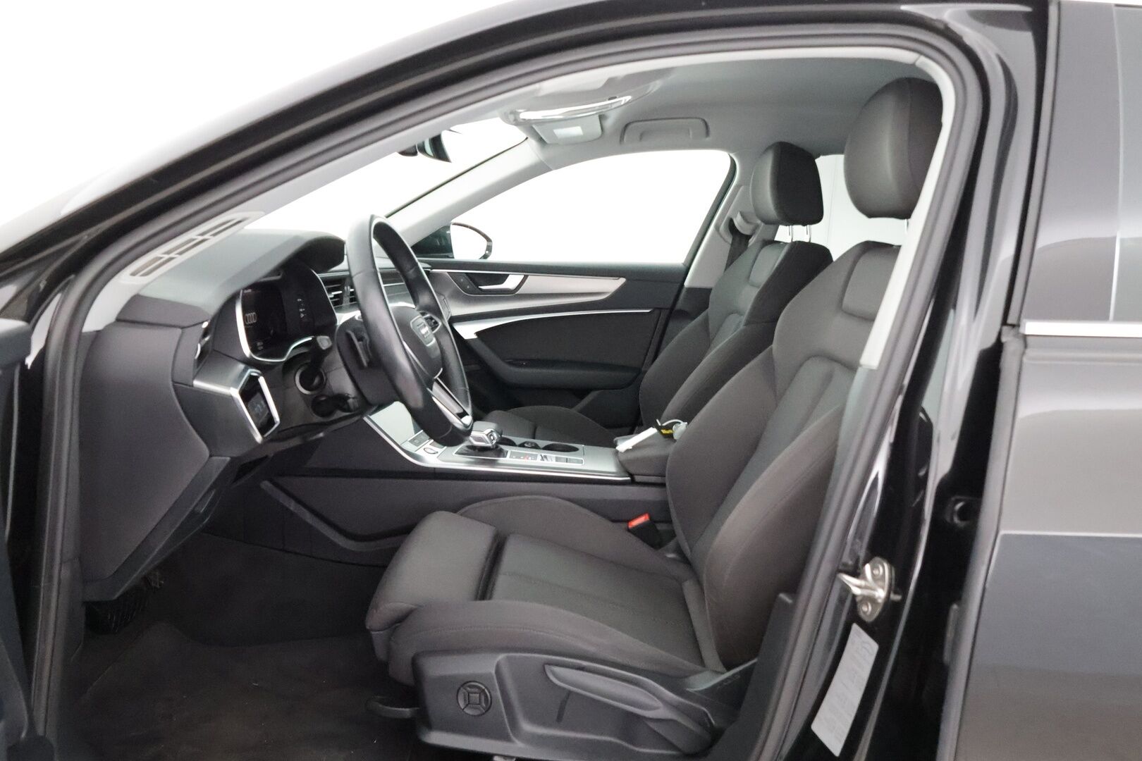 Audi A6 2021 50 TFSI e Business Sport - 3,99 % KORKOTARJOUS TÄHÄN AUTOON - 1.Om Suomi-auto / Adapt.Vakkari / Sport-penkit / P.kamera / Navi / Koukku