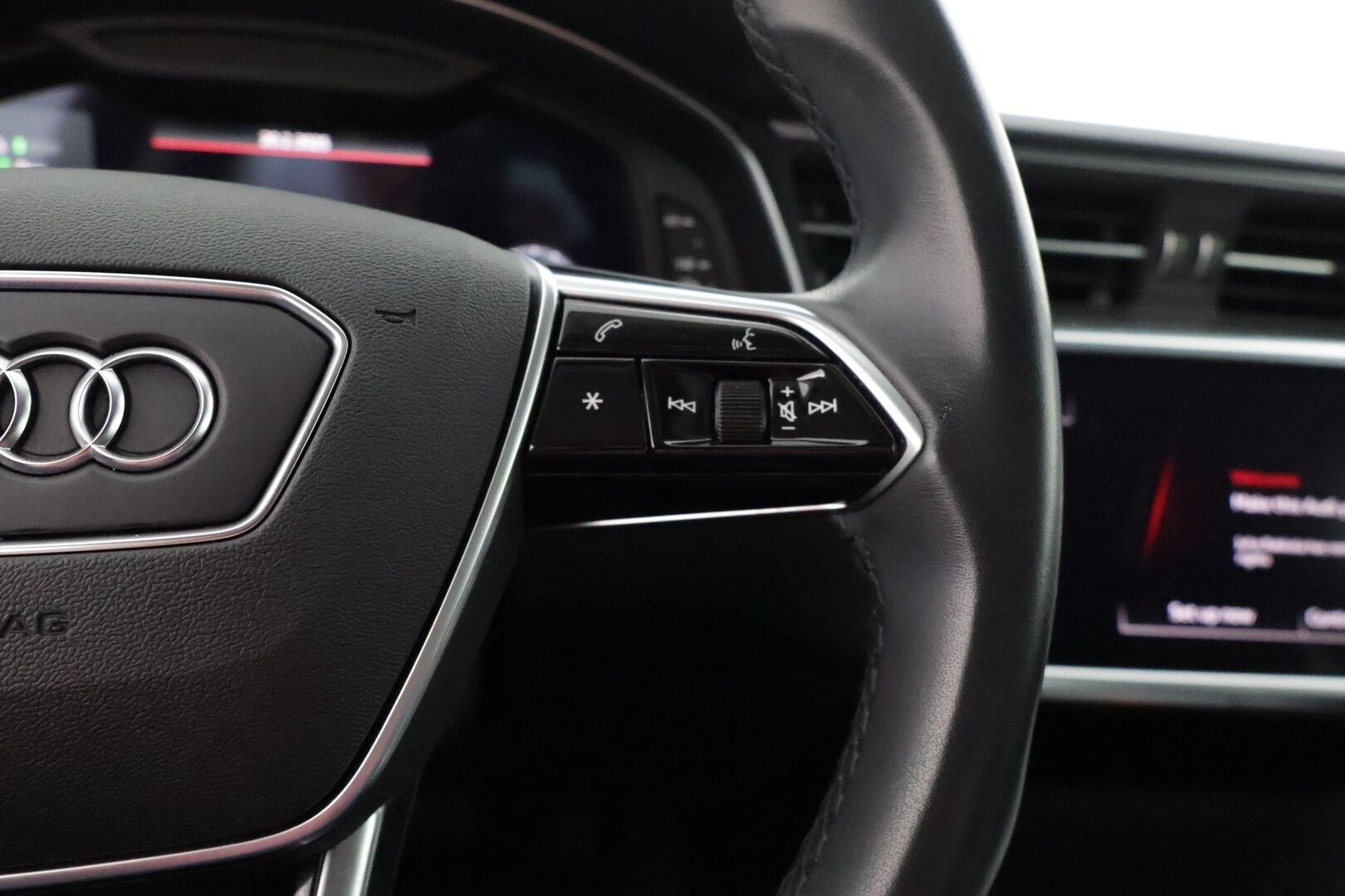 Audi A6 2021 50 TFSI e Business Sport - 3,99 % KORKOTARJOUS TÄHÄN AUTOON - 1.Om Suomi-auto / Adapt.Vakkari / Sport-penkit / P.kamera / Navi / Koukku