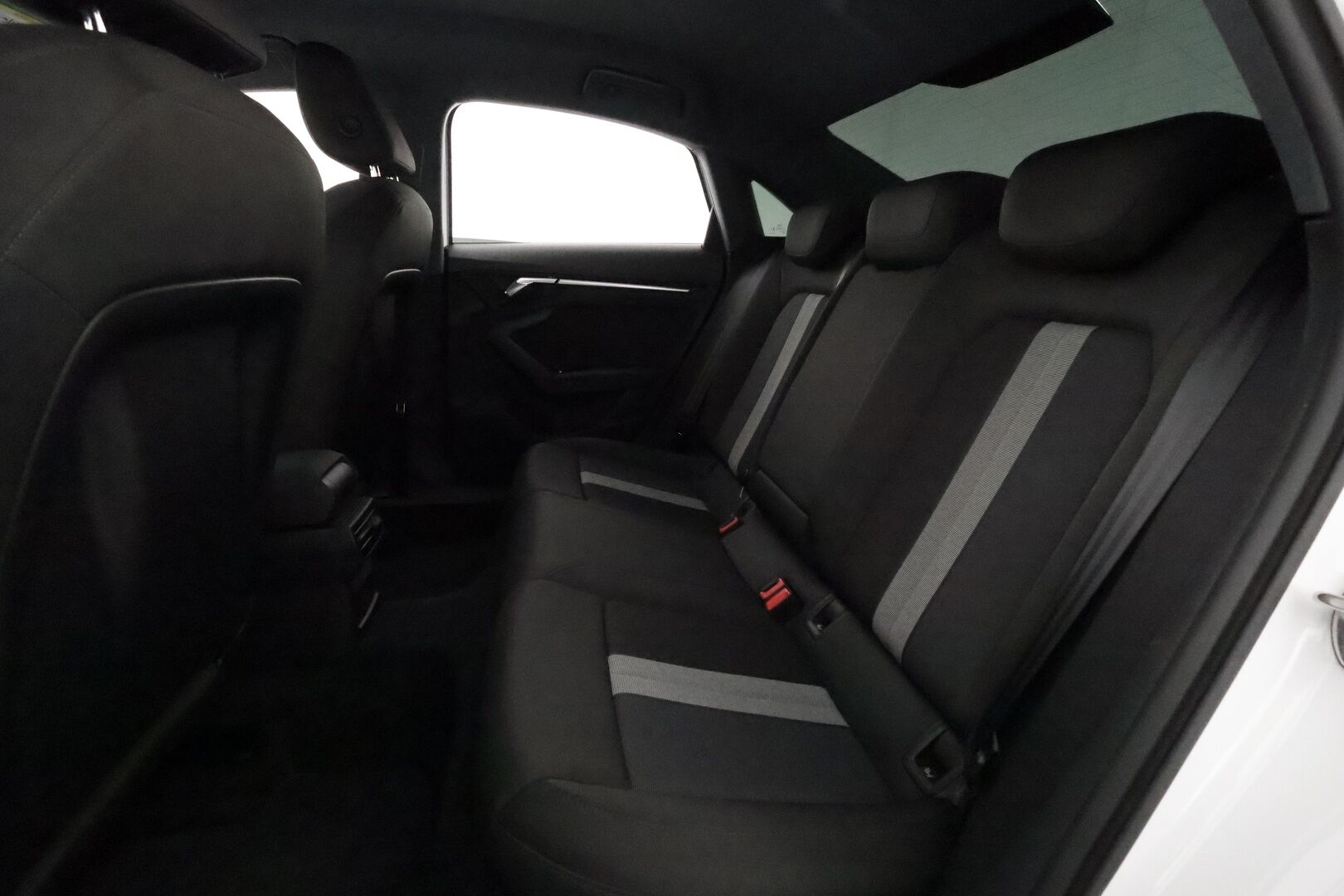 Audi A3 2021 Sedan Business 30 TFSI 81kW MHEV S tronic **Webasto / ACC / LED / P.Tutka / Navi / Kaistavahti** - 1-om Suomi-auto / Kahdet Renkaat - HULLUT JOULUT KORKOTARJOUS 2,49% 