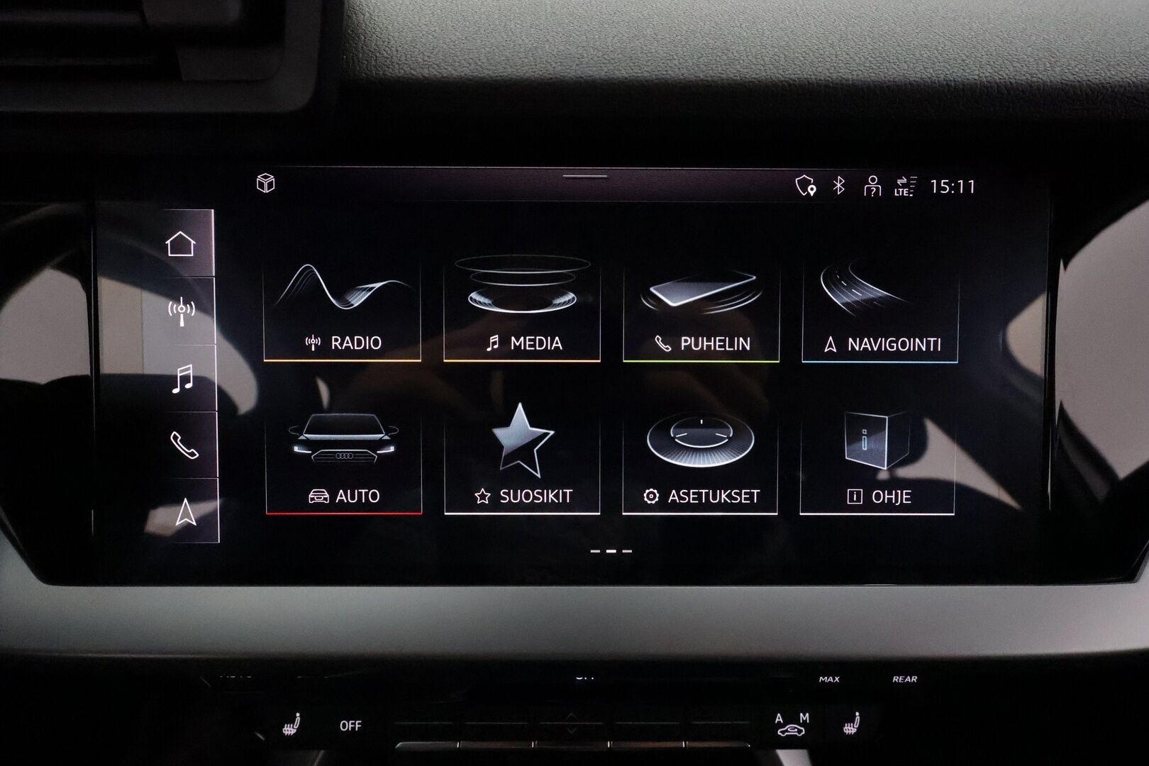 Audi A3 2021 Sedan Business 30 TFSI 81kW MHEV S tronic **Webasto / ACC / LED / P.Tutka / Navi / Kaistavahti** - 1-om Suomi-auto / Kahdet Renkaat