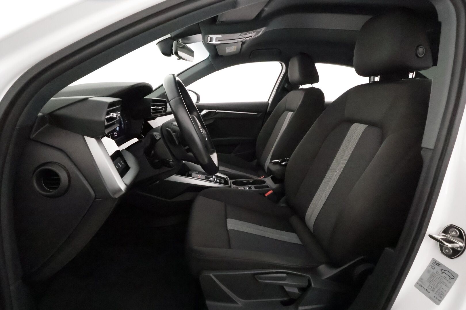 Audi A3 2021 Sedan Business 30 TFSI 81kW MHEV S tronic **Webasto / ACC / LED / P.Tutka / Navi / Kaistavahti** - 1-om Suomi-auto / Kahdet Renkaat - HULLUT JOULUT KORKOTARJOUS 2,49% 