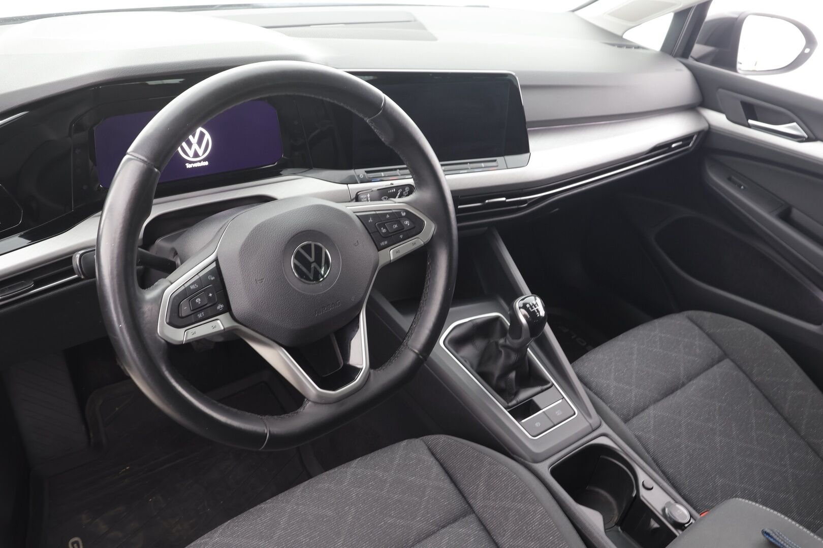 Volkswagen Golf 2021 Variant 1.0 TSi 81 kW * Webasto / ACC / Matrix-LED / P.Tutkat / Kaistavahti / Digimittaristo * - Merkkihuollot / Kahdet renkaat aluvanteilla / 1-om Suomi-auto - HULLUT AVAJAISHULINAT KORKOTARJOUS 3,29 %