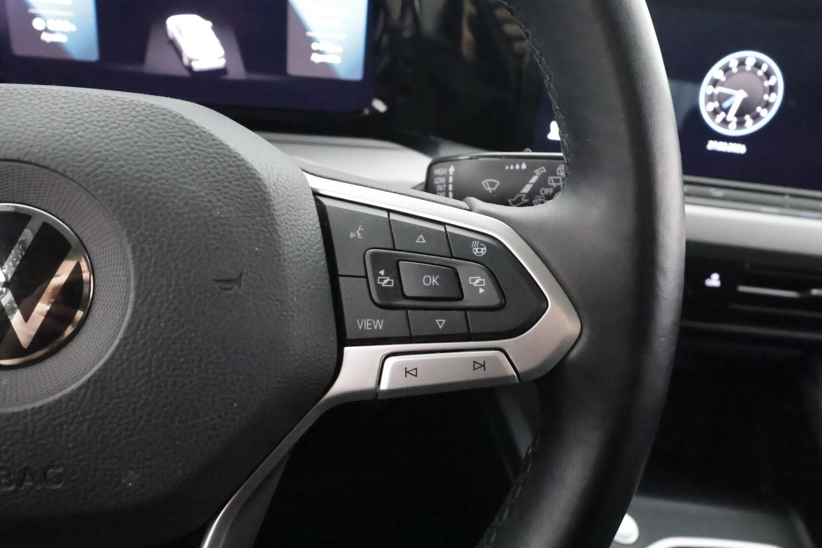 Volkswagen Golf 2021 Variant 1.0 TSi 81 kW * Webasto / ACC / Matrix-LED / P.Tutkat / Kaistavahti / Digimittaristo * - Merkkihuollot / Kahdet renkaat aluvanteilla / 1-om Suomi-auto