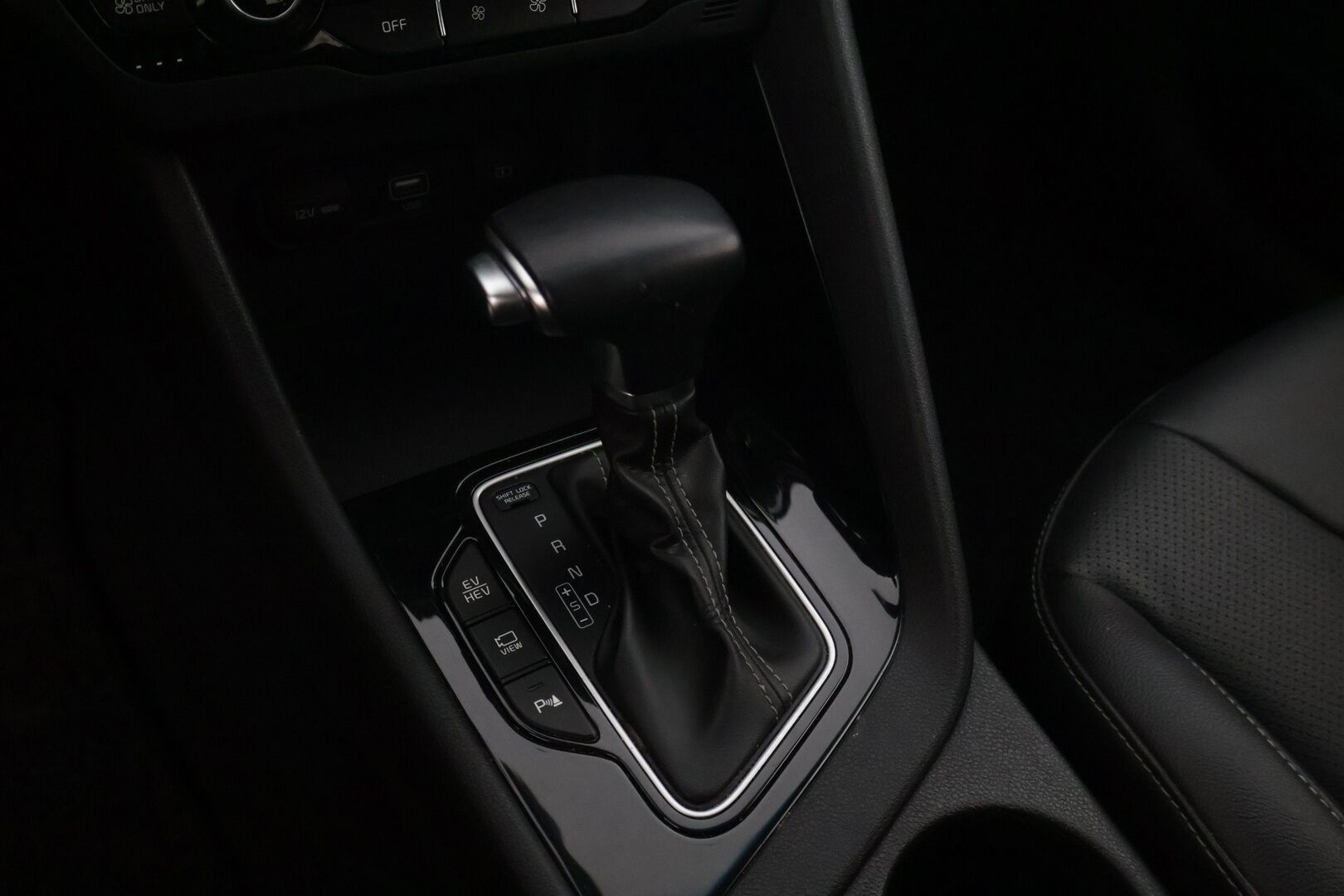 KIA NIRO 2020 1,6 GDI PHEV Advanced Plus *BLIS / Metalliväri  / Adapt. vakkari / Navi / Keyless / Nahat / Apple&Android / P.kamera *