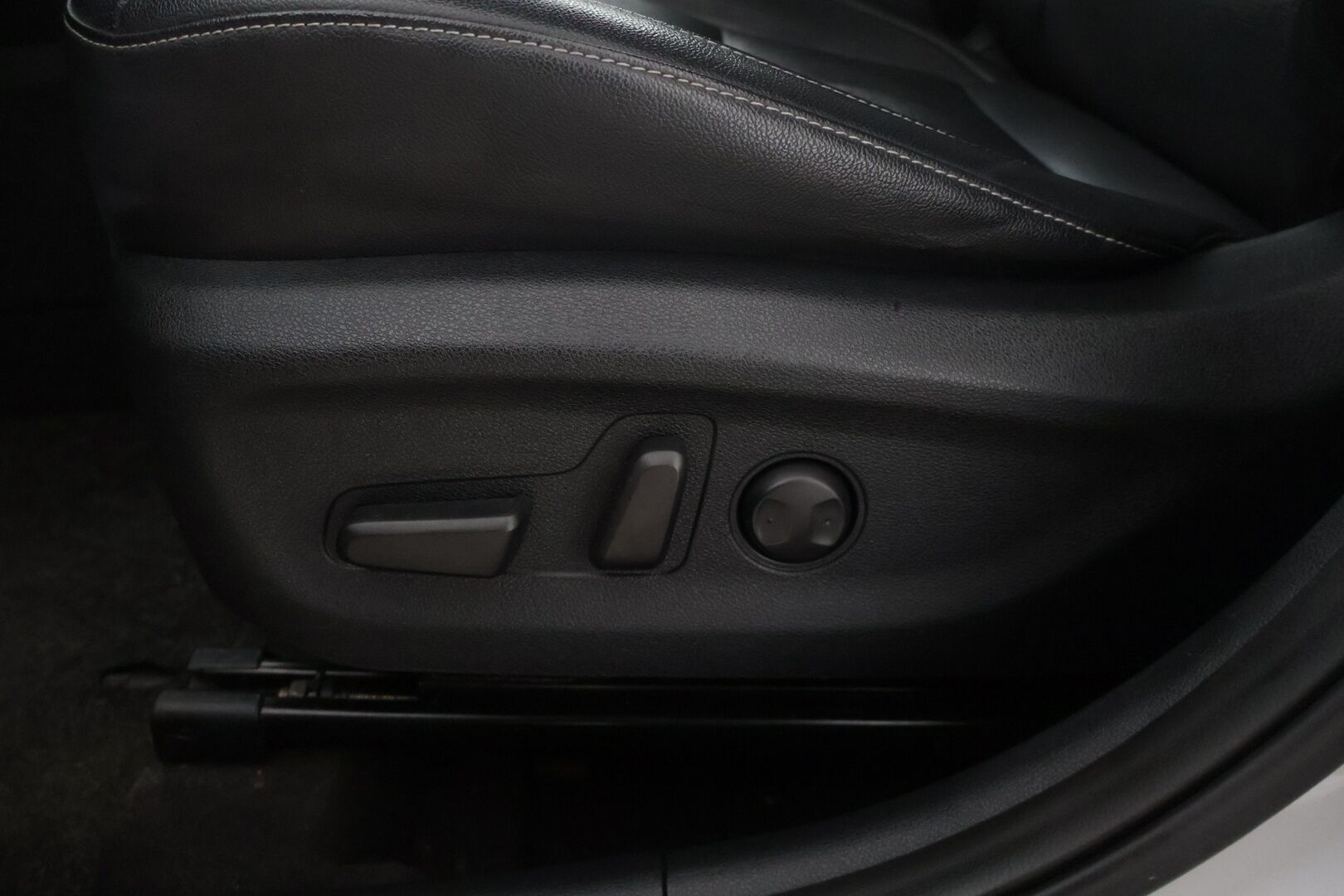 KIA NIRO 2020 1,6 GDI PHEV Advanced Plus *BLIS / Metalliväri  / Adapt. vakkari / Navi / Keyless / Nahat / Apple&Android / P.kamera *