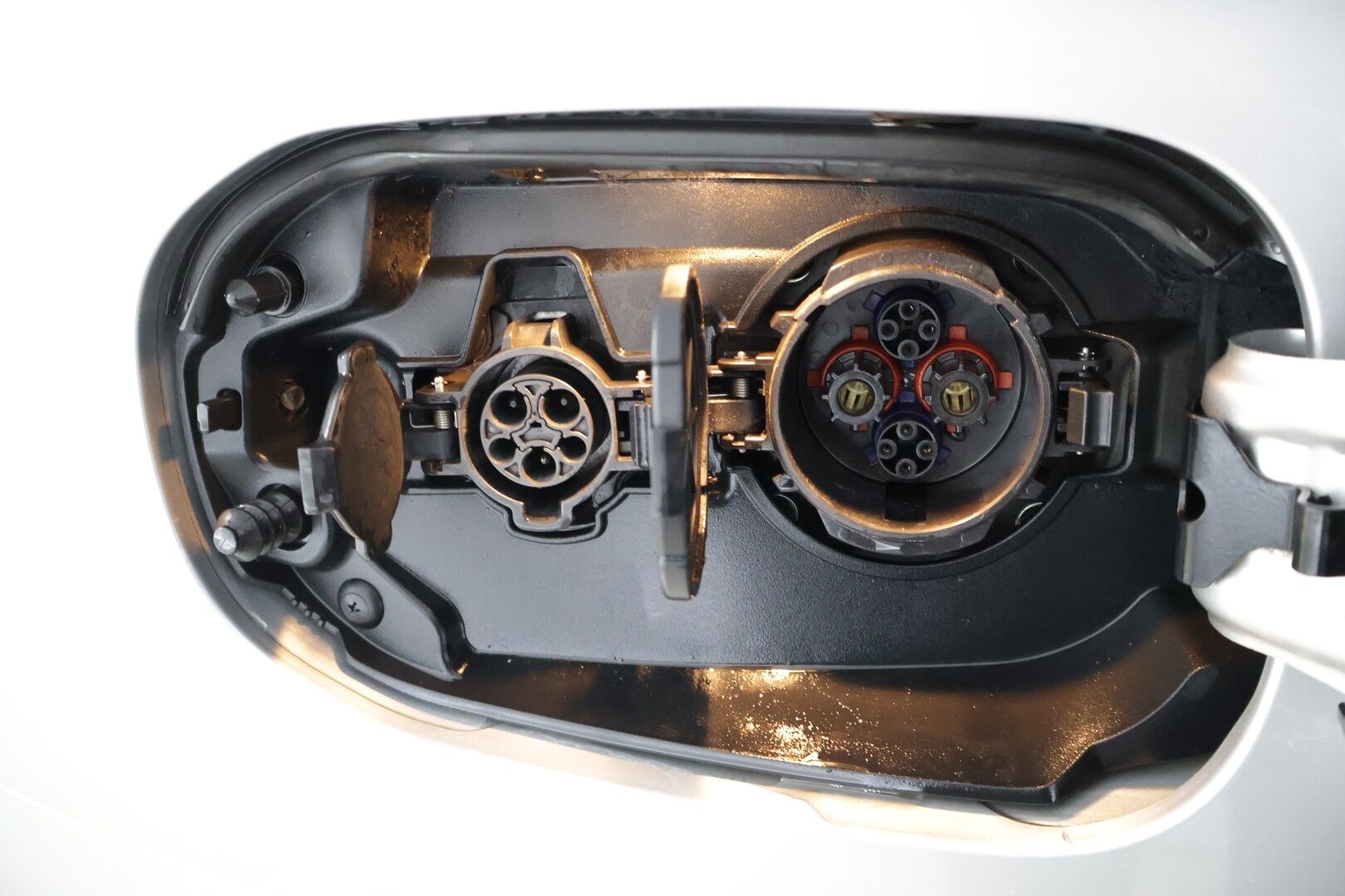 Mitsubishi Outlander PHEV 2019 Instyle Business 4WD 5P * ACC / Vetokoukku / 360 Kamera / BLIS / Rockford / KeyLess / Ratinlämmitin* - *2x Renkaat*