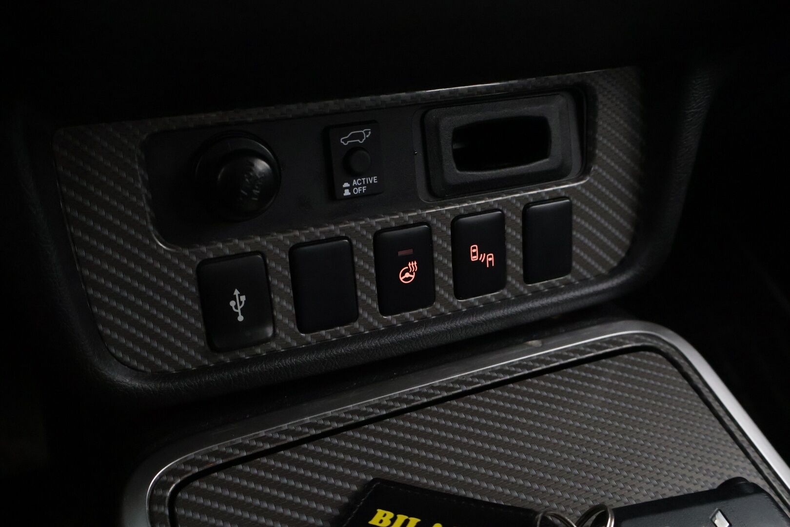 Mitsubishi Outlander PHEV 2019 Instyle Business 4WD 5P * ACC / Vetokoukku / 360 Kamera / BLIS / Rockford / KeyLess / Ratinlämmitin* - *2x Renkaat*