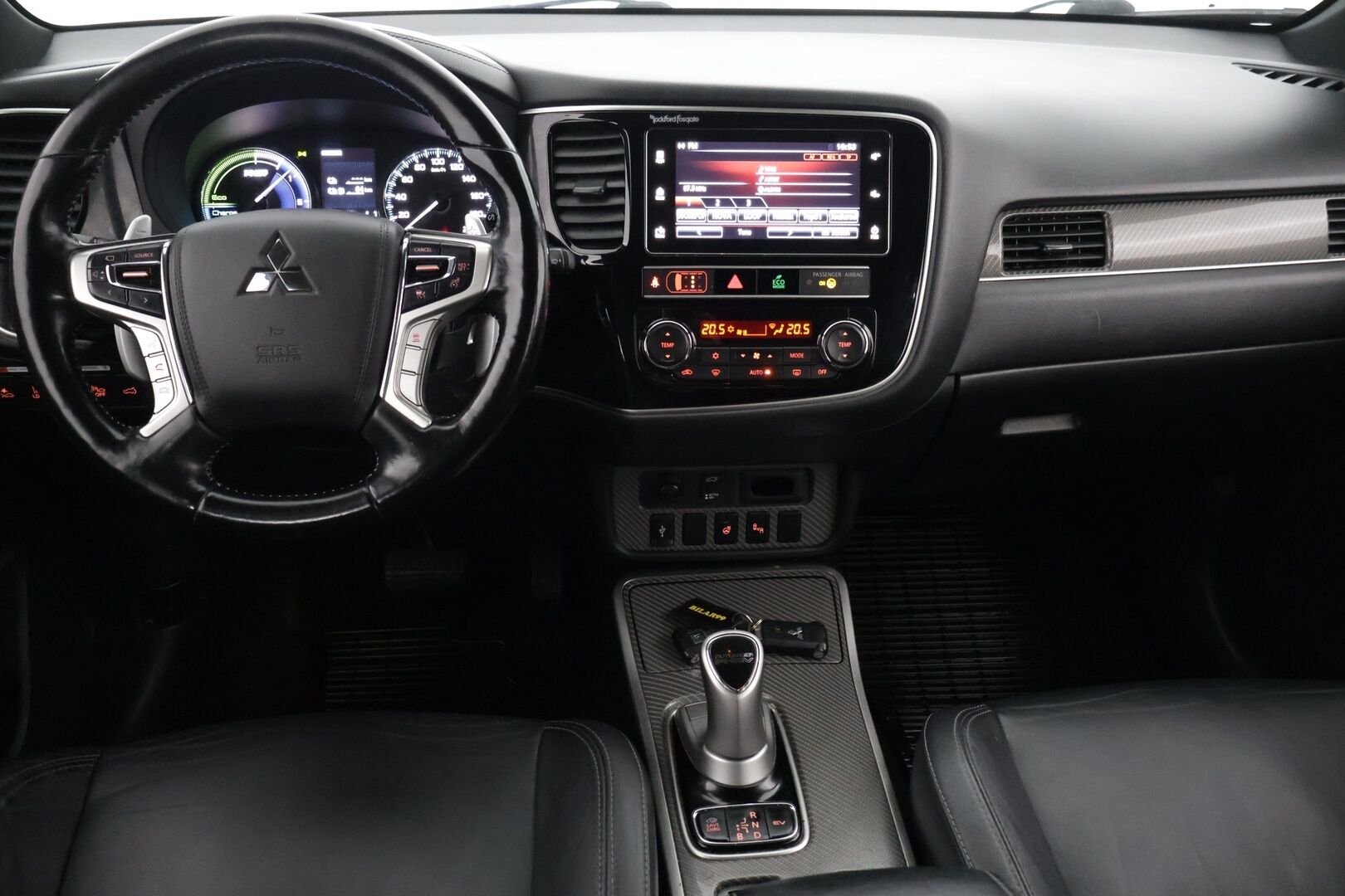 Mitsubishi Outlander PHEV 2019 Instyle Business 4WD 5P - *ACC | Vetokoukku | 360 Kamera | BLIS | Rockford | KeyLess | Ratinlämmitin | 2x Renkaat*