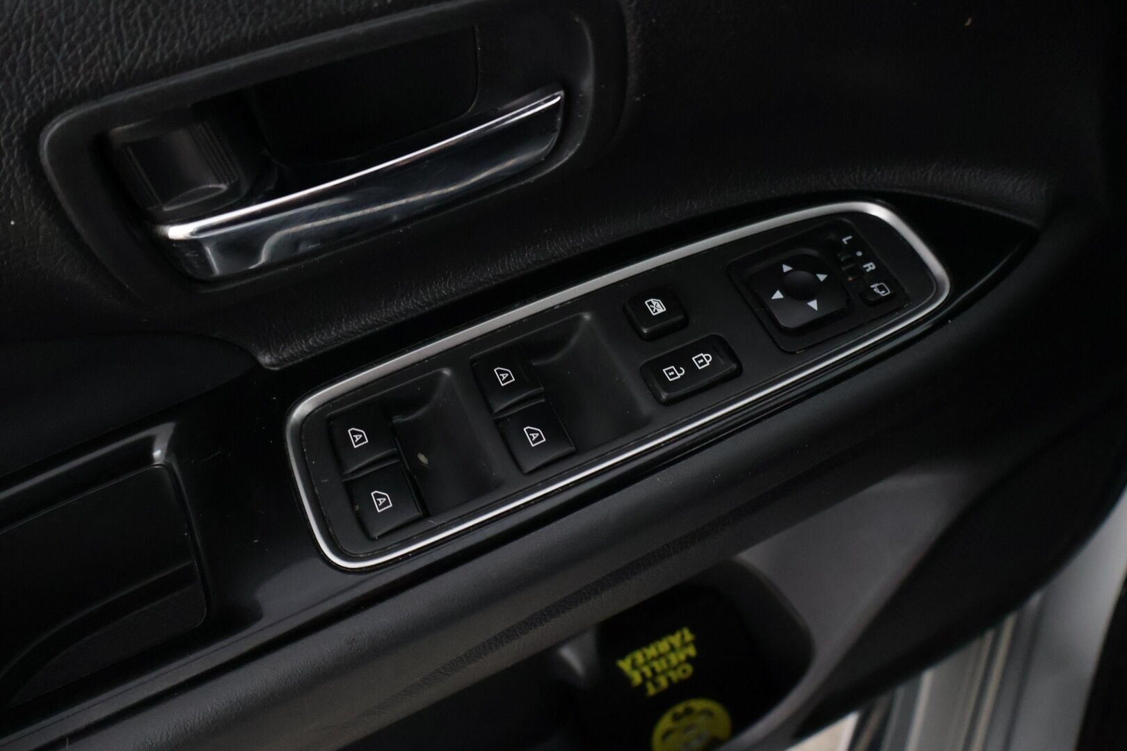 Mitsubishi Outlander PHEV 2019 Instyle Business 4WD 5P * ACC / Vetokoukku / 360 Kamera / BLIS / Rockford / KeyLess / Ratinlämmitin* - *2x Renkaat*