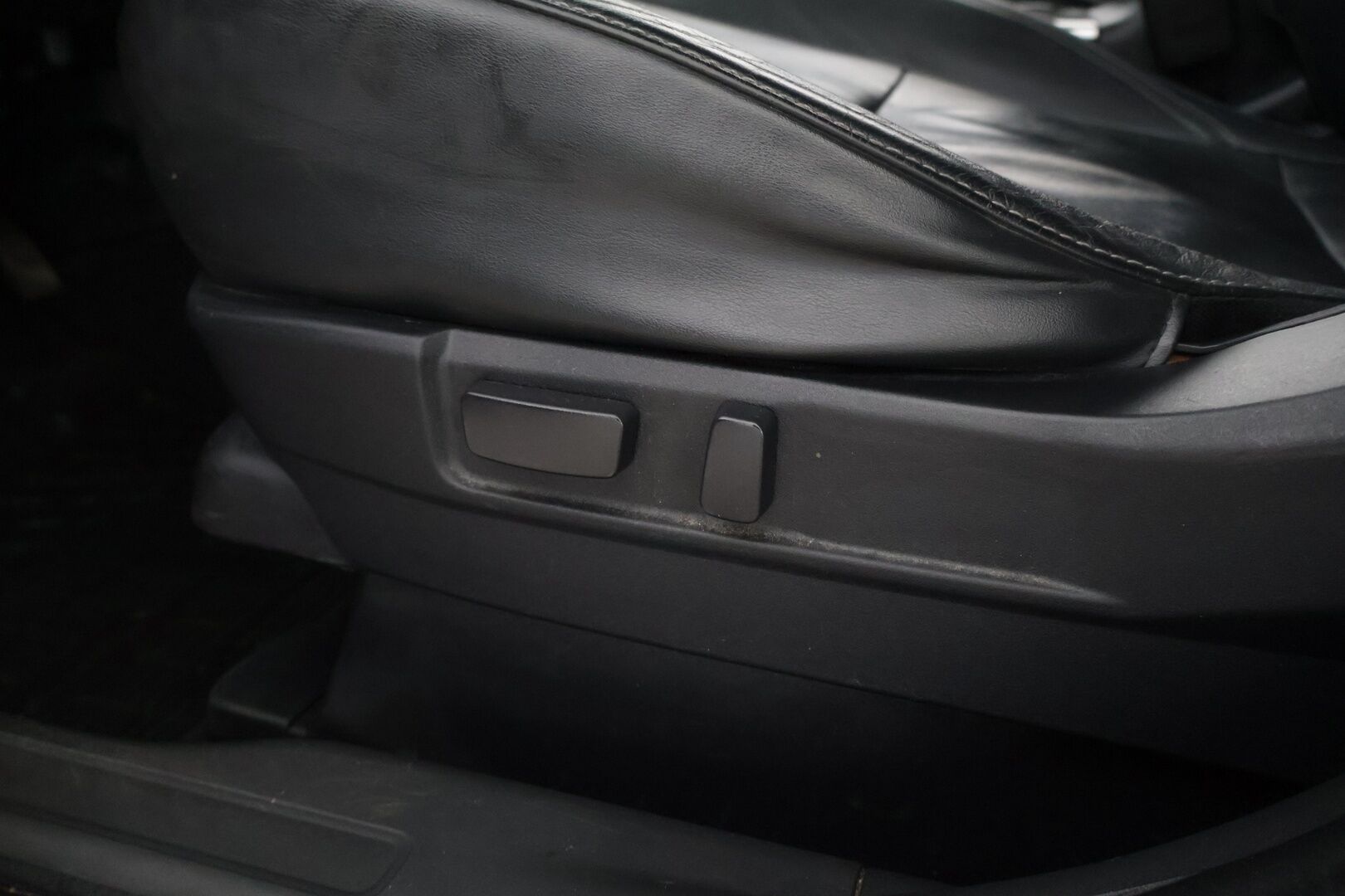 Mitsubishi Outlander PHEV 2019 Instyle Business 4WD 5P * ACC / Vetokoukku / 360 Kamera / BLIS / Rockford / KeyLess / Ratinlämmitin* - *2x Renkaat*