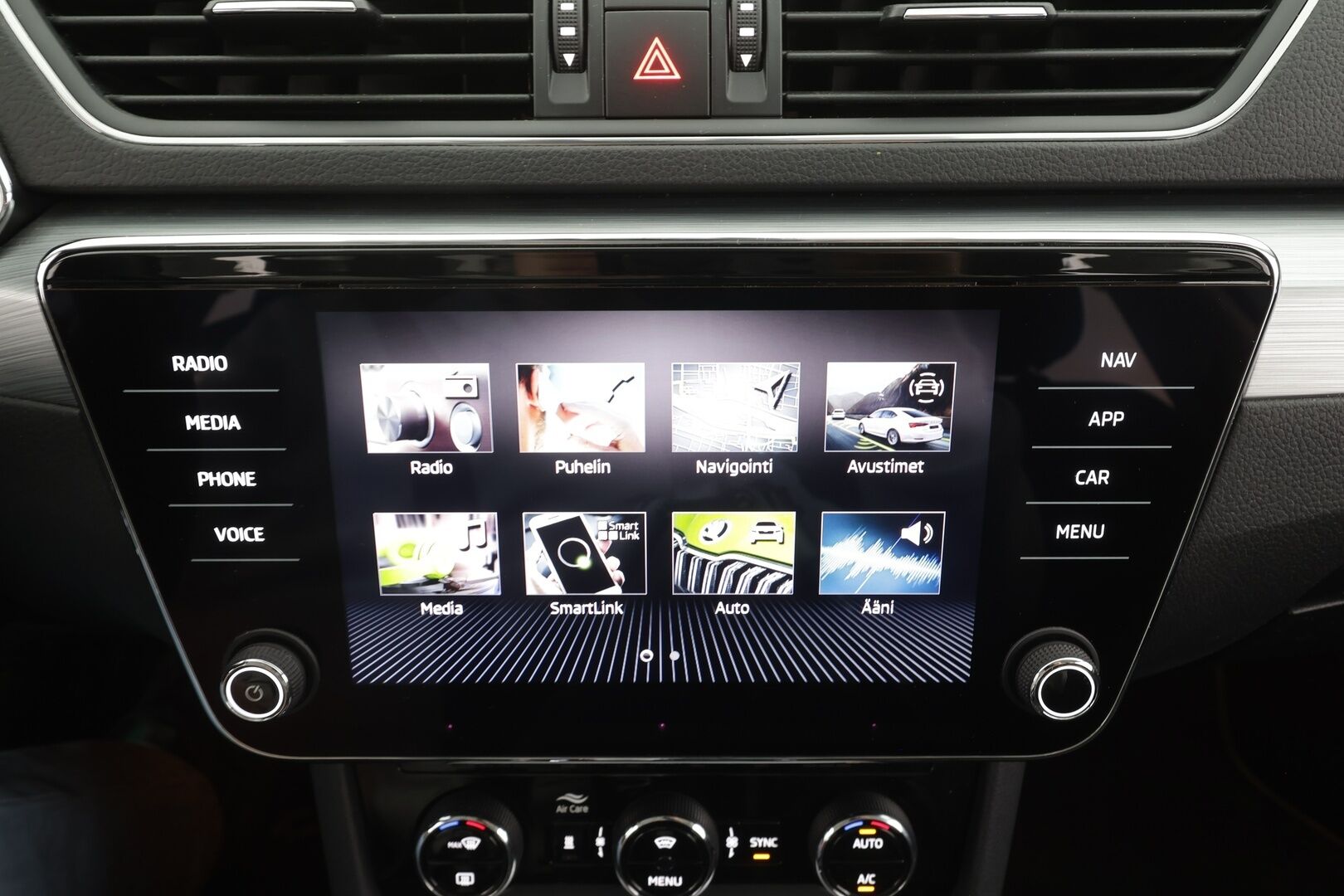 Skoda Superb 2022 Combi 1.5 TSI ACT Ambition DSG - | ACC | Webasto | Koukku | P.Kamera | LED | Keyless | Apple&Android | 1.Om Suomi-auto | Kahdet Renkaat |