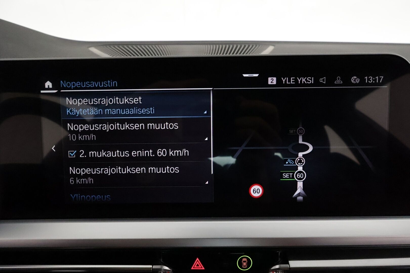 BMW 330 2022 G20 Sedan 330e xDrive A Charged Edition M Sport **HUD / Hifit / Muistipenkki / Sporttipenkit / P.tutkat** - 3,99 % KORKOTARJOUS TÄHÄN AUTOON - 1.om Suomi-auto / Merkkihuollettu / Kahdet m-sport aluvanteet renkailla