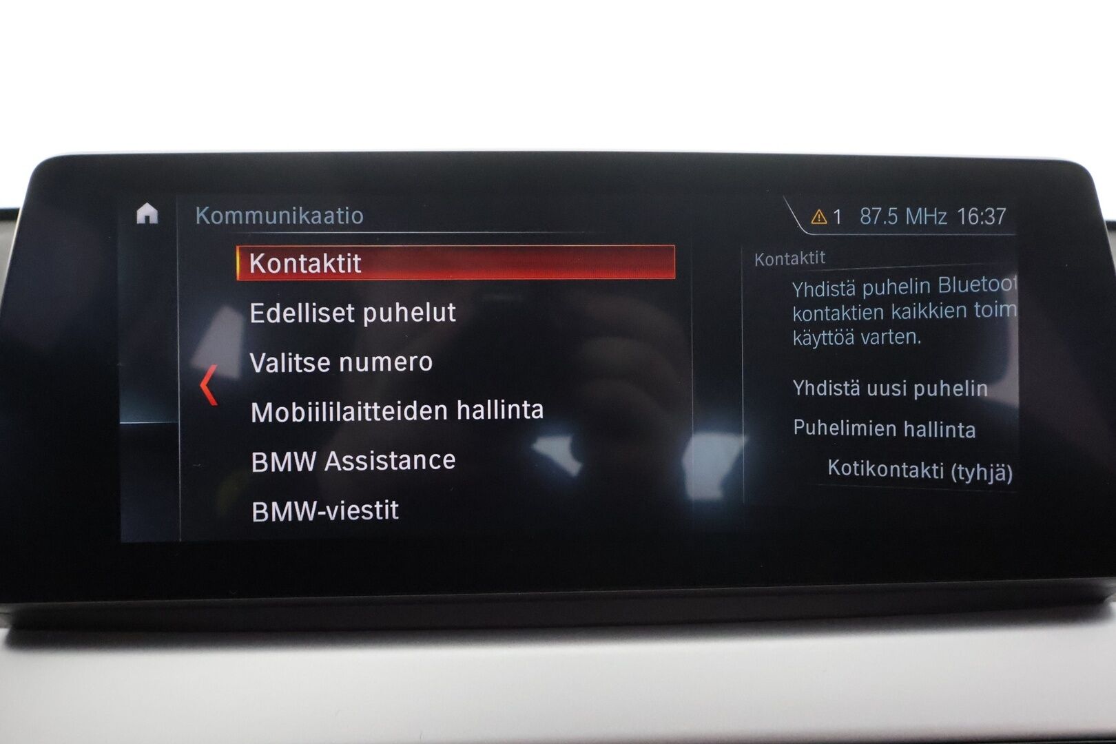 BMW X1 2022 F48 xDrive25e A Business * HUD / P.kamera / Vakkari / Comfort Access / LED / Navi / Sähköluukku * - 1.Om Suomi-auto / Akku kuntotarkastettu / Kahdet renkaat aluvanteilla / Merkkihuollettu