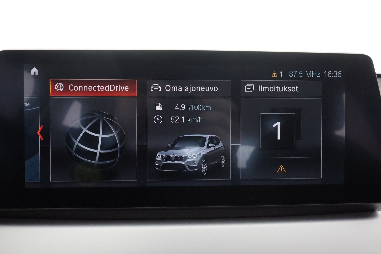 BMW X1 2022 F48 xDrive25e A Business * HUD / P.kamera / Vakkari / Comfort Access / LED / Navi / Sähköluukku * - 1.Om Suomi-auto / Akku kuntotarkastettu / Kahdet renkaat aluvanteilla / Merkkihuollettu