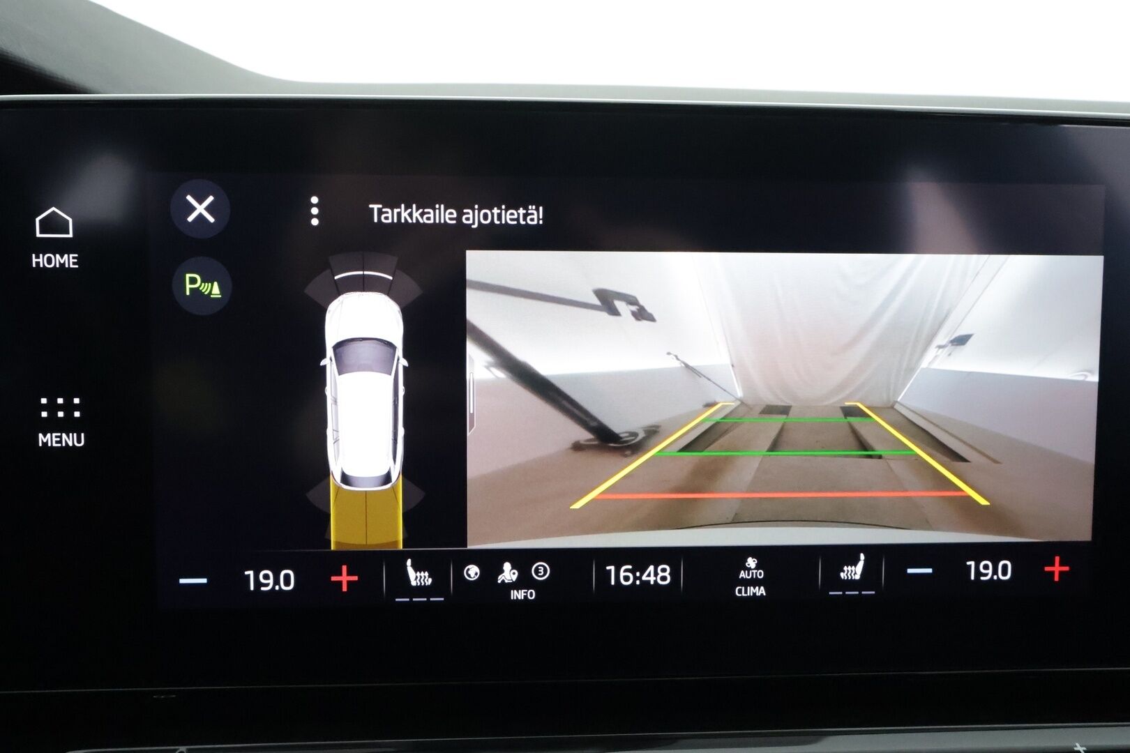 Skoda Octavia 2022 Combi 2.0 TDI 150 4x4 Style DSG * Webasto / Koukku / ACC / Matrix-LED / P.Kamera / Digimittaristo * - 1-om Suomi-auto / Kahdet renkaat aluvanteilla