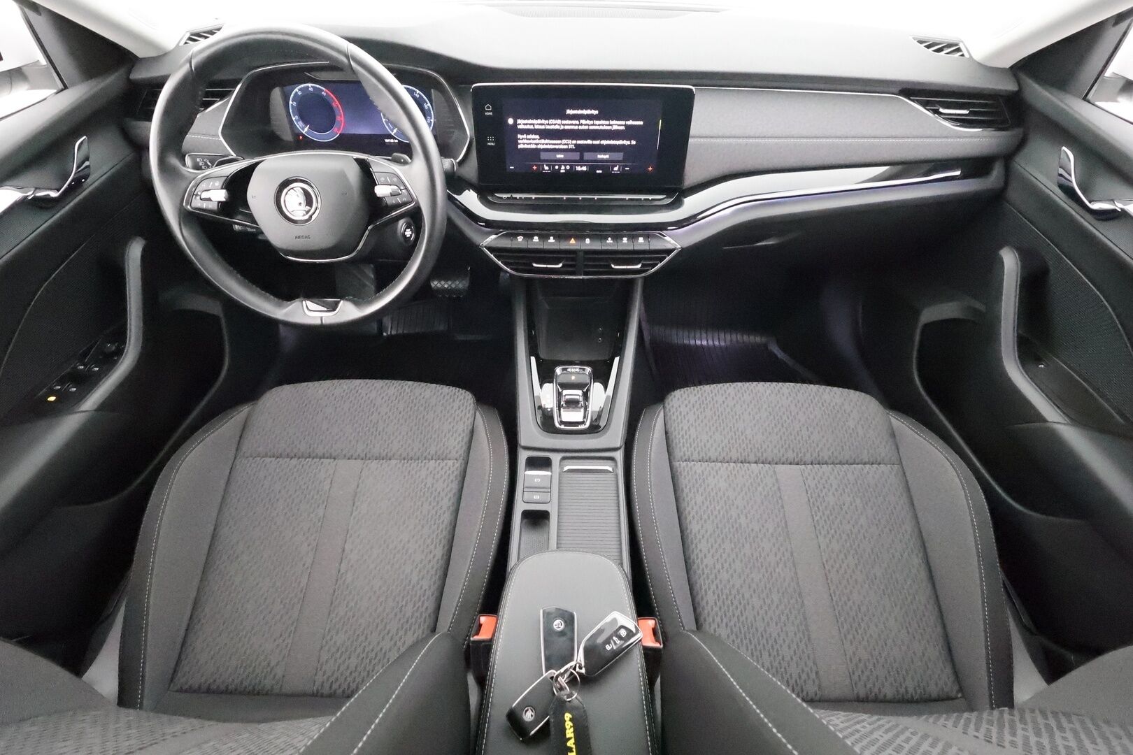 Skoda Octavia 2022 Combi 2.0 TDI 150 4x4 Style DSG * Webasto / Koukku / ACC / Digimittaristo  / Matrix-LED / P.Kamera / Navi * - 1-om Suomi-auto / Kahdet renkaat aluvanteilla - HULLUT AVAJAISHULINAT KORKOTARJOUS 3,29 %