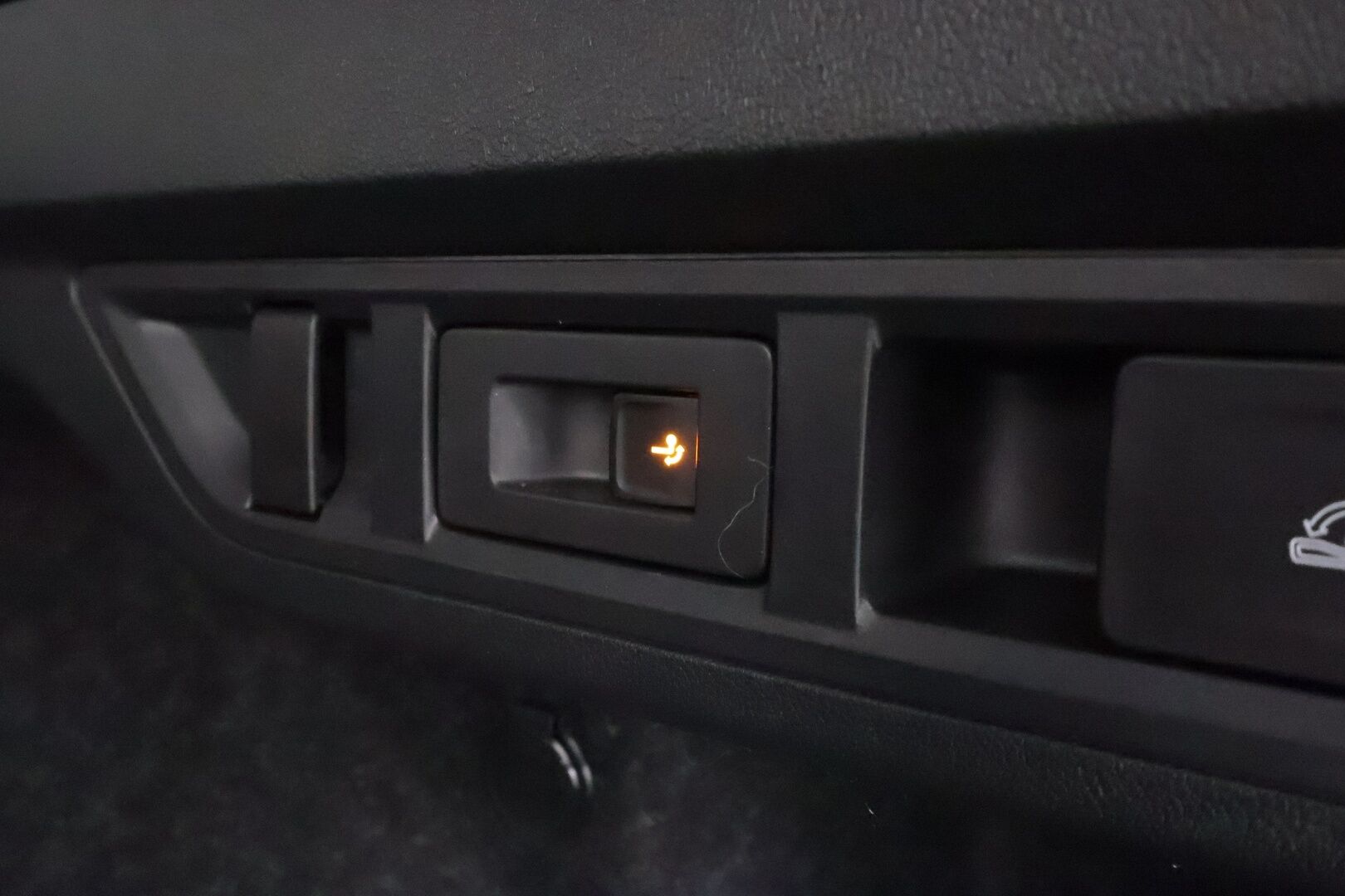 Skoda Octavia 2022 Combi 2.0 TDI 150 4x4 Style DSG * Webasto / Koukku / ACC / Matrix-LED / P.Kamera / Digimittaristo * - 1-om Suomi-auto / Kahdet renkaat aluvanteilla