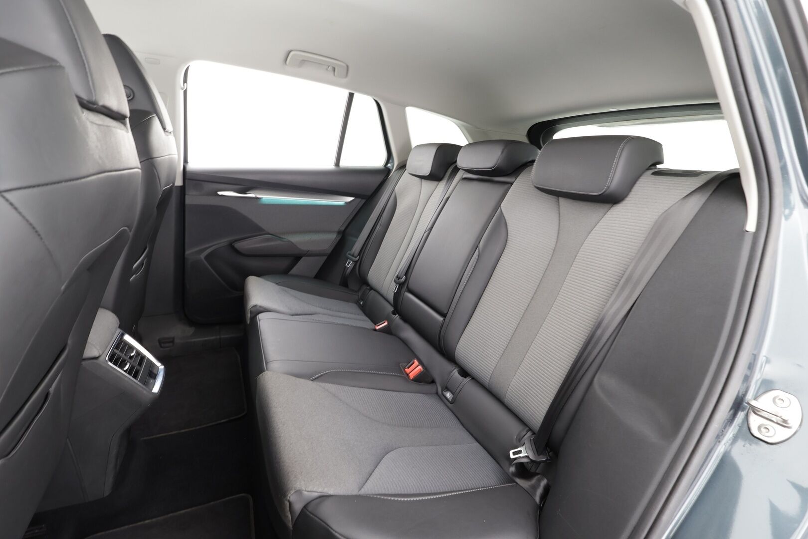 Skoda Enyaq 2022 60 iV * ACC / ILP / LED / 360-kamera / Keyless / osanahat / Apple&Android * - 1.Om Suomi-auto / Akku kuntotarkastettu / Kahdet Renkaat / Merkkihuollettu