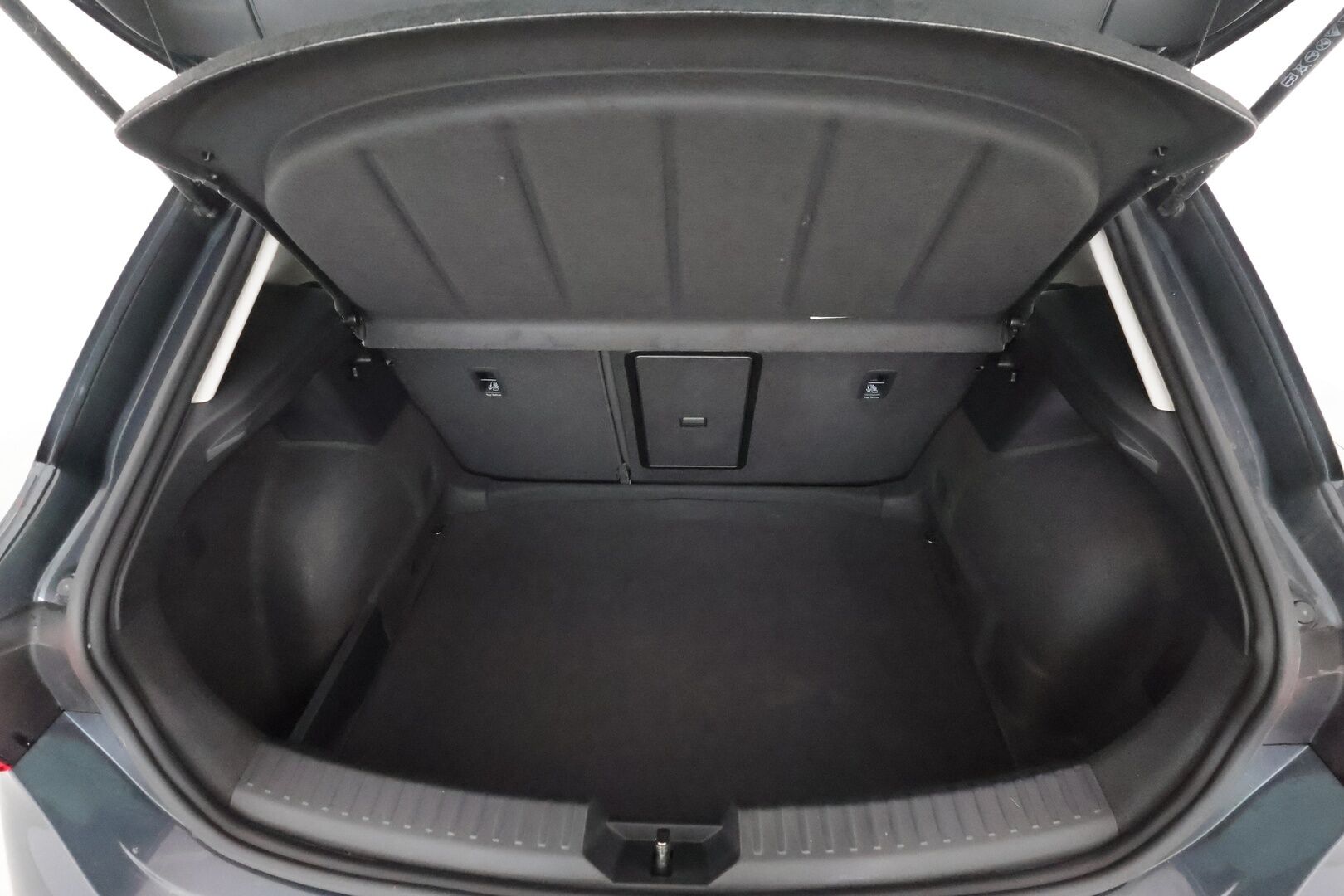 Seat Leon 2022 1,5 eTSI 150 Hybrid Xcellence **1.Om Suomi-auto / Adapt.Vakkari / P.Kamera / LED-valot / Navi / Kaistavahti** - 3-Alueinen AC / Digimittaristo / Sisätilanlämmitin / KeylessGO