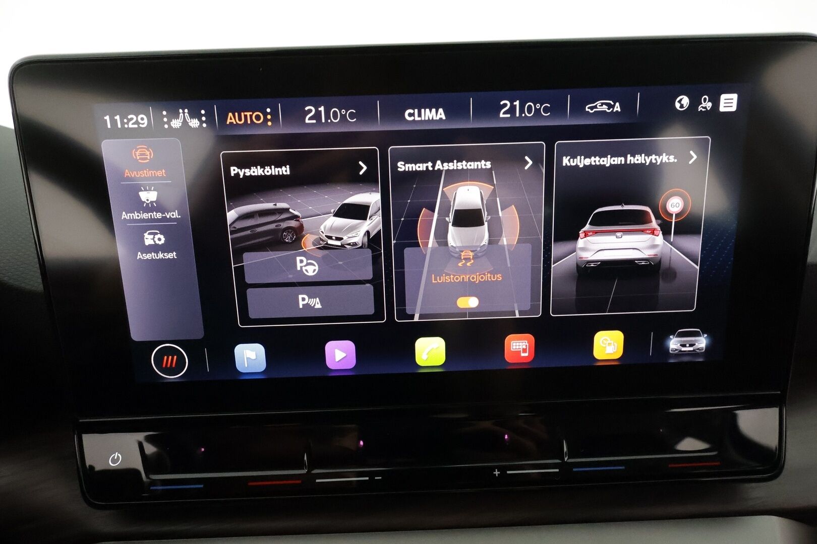 Seat Leon 2022 1,5 eTSI 150 Hybrid Xcellence **1.Om Suomi-auto / Adapt.Vakkari / P.Kamera / LED-valot / Navi / Kaistavahti** - 3-Alueinen AC / Digimittaristo / Sisätilanlämmitin / KeylessGO