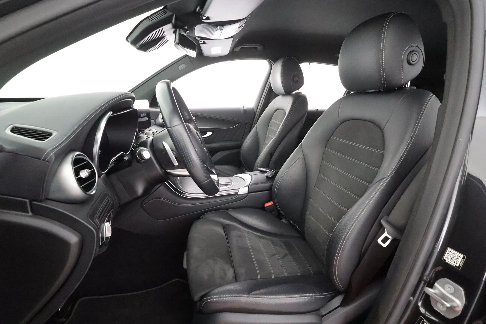 Mercedes-Benz GLC 2020 300 e 4MATIC A Business EQ Power AMG * Vakkari / Burmester / P.Kamera / Sporttipenkit / Multibeam / Digimittaristo / Keyless * - Kahdet renkaat aluvanteilla - HULLUT AVAJAISHULINAT KORKOTARJOUS 3,29 %