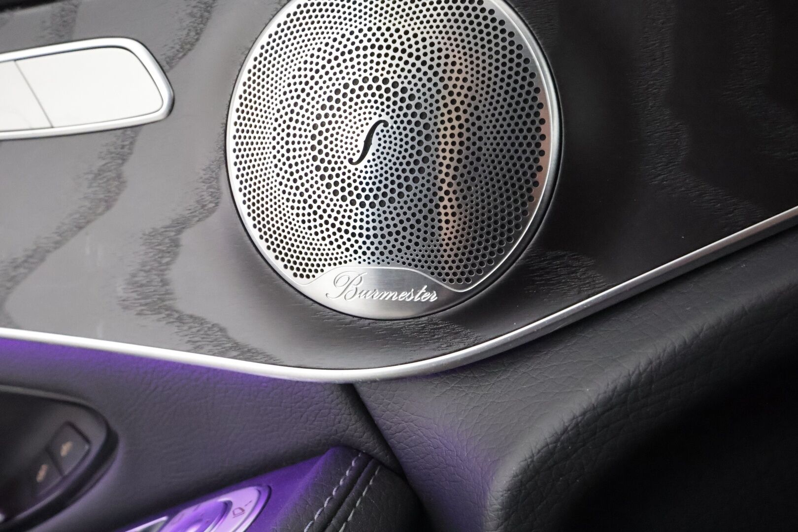 Mercedes-Benz GLC 2020 300 e 4MATIC A Business EQ Power AMG * Vakkari / Burmester / P.Kamera / Sporttipenkit / Multibeam / Digimittaristo / Keyless * - Kahdet renkaat aluvanteilla - HULLUT AVAJAISHULINAT KORKOTARJOUS 3,29 %