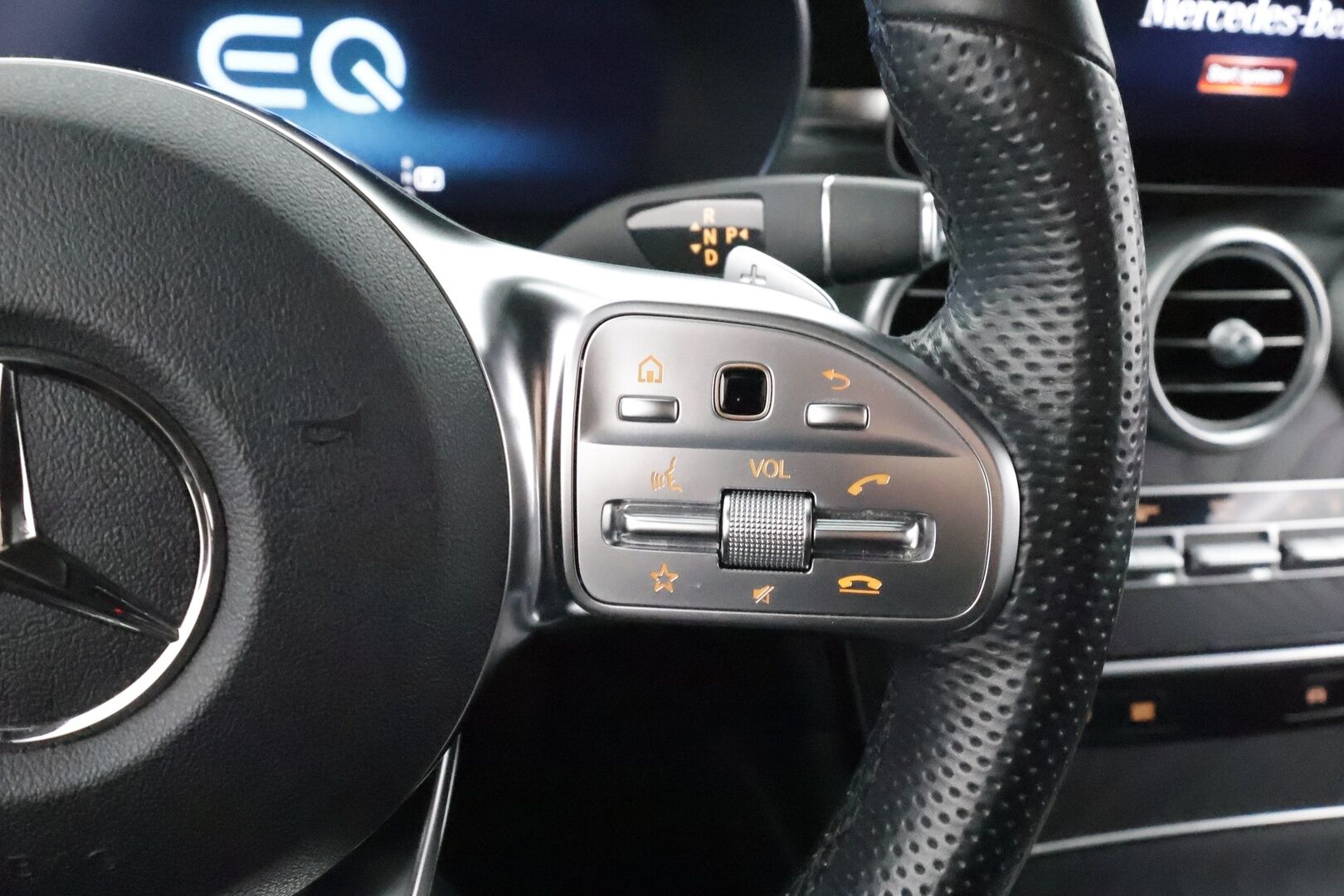 Mercedes-Benz GLC 2020 300 e 4MATIC A Business EQ Power AMG * Vakkari / Burmester / P.Kamera / Sporttipenkit / Multibeam / Digimittaristo / Keyless * - Kahdet renkaat aluvanteilla - HULLUT AVAJAISHULINAT KORKOTARJOUS 3,29 %