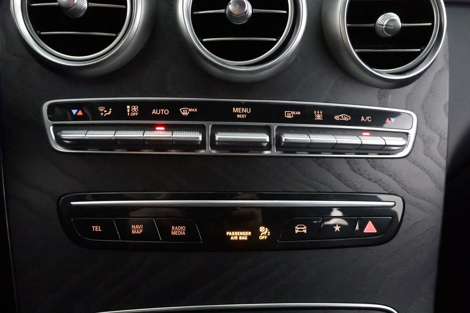 Mercedes-Benz GLC 2020 300 e 4MATIC A Business EQ Power AMG * Vakkari / Burmester / P.Kamera / Sporttipenkit / Multibeam / Digimittaristo / Keyless * - Kahdet renkaat aluvanteilla - HULLUT AVAJAISHULINAT KORKOTARJOUS 3,29 %