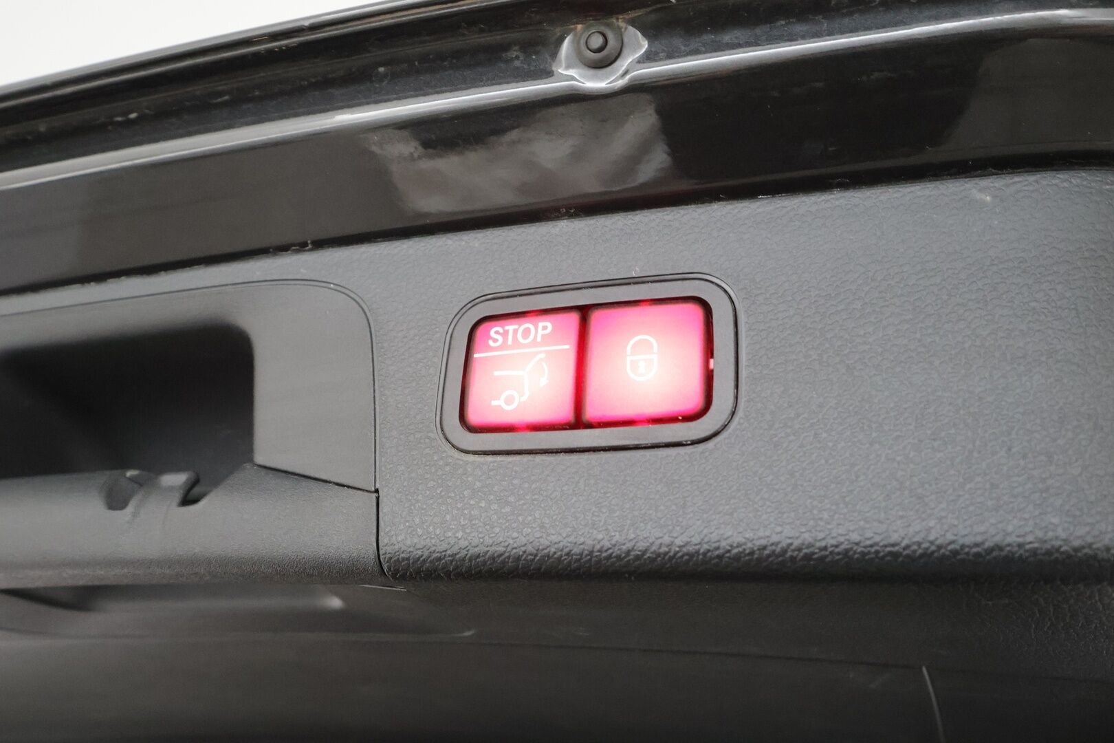 Mercedes-Benz GLC 2020 300 e 4MATIC A Business EQ Power AMG * Vakkari / Burmester / P.Kamera / Sporttipenkit / Multibeam / Digimittaristo / Keyless * - Kahdet renkaat aluvanteilla - HULLUT AVAJAISHULINAT KORKOTARJOUS 3,29 %