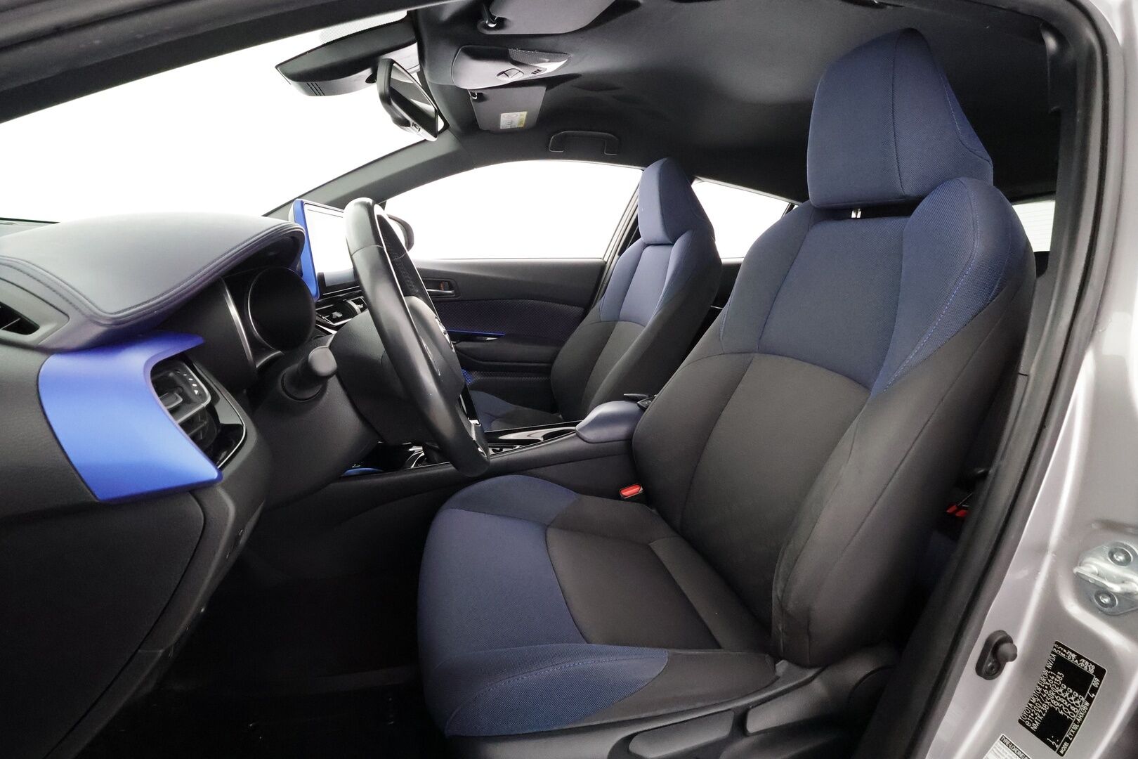 Toyota C-HR 2017 1,8 Hybrid Style - | ACC | Lohko | Koukku | LED | P.Kamera | Ratinlämmitys | Kahdet Renkaat |