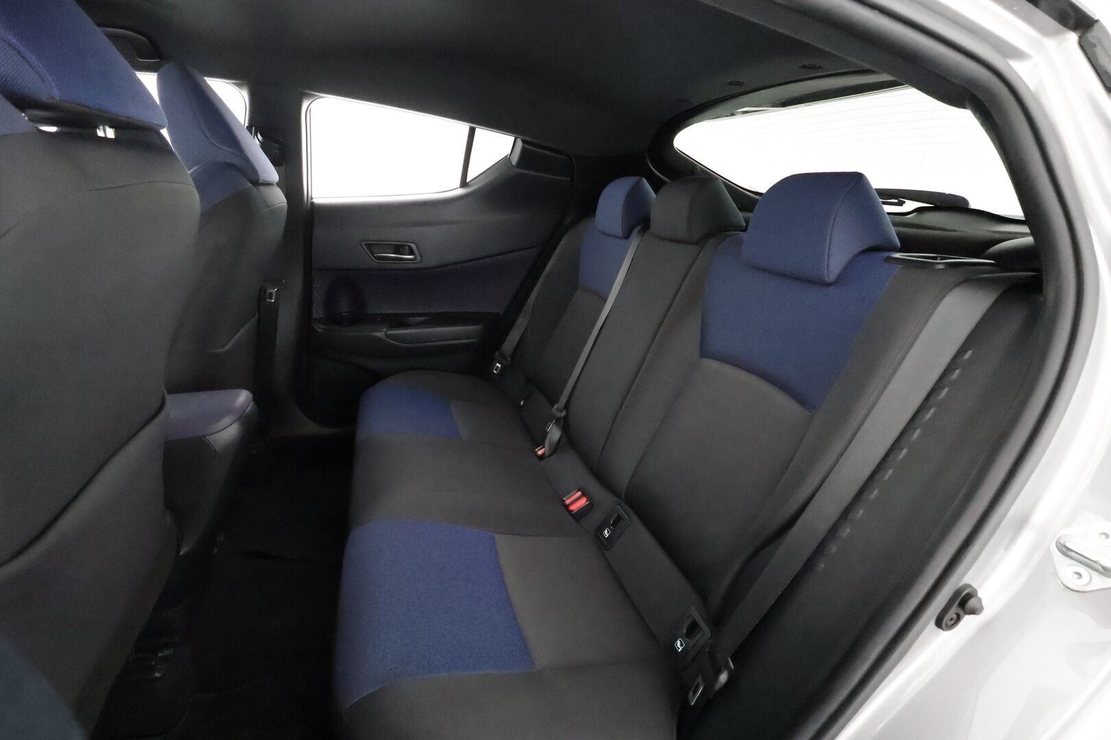 Toyota C-HR 2017 1,8 Hybrid Style - | ACC | Lohko | Koukku | LED | P.Kamera | Ratinlämmitys | Kahdet Renkaat |