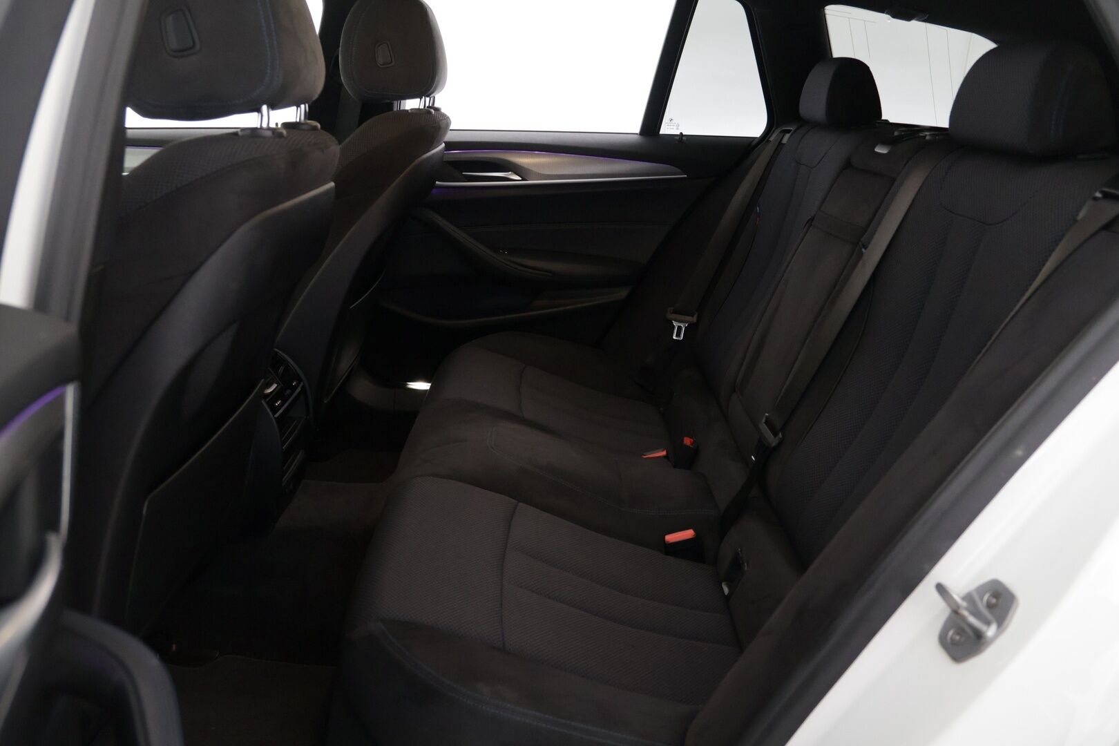 BMW 520 2018 G31 Touring 520d A Business M-Sport - | Vakkari | Sähköpenkit | Vossenin vanteet | P-Kamera | LED-Ajovalot