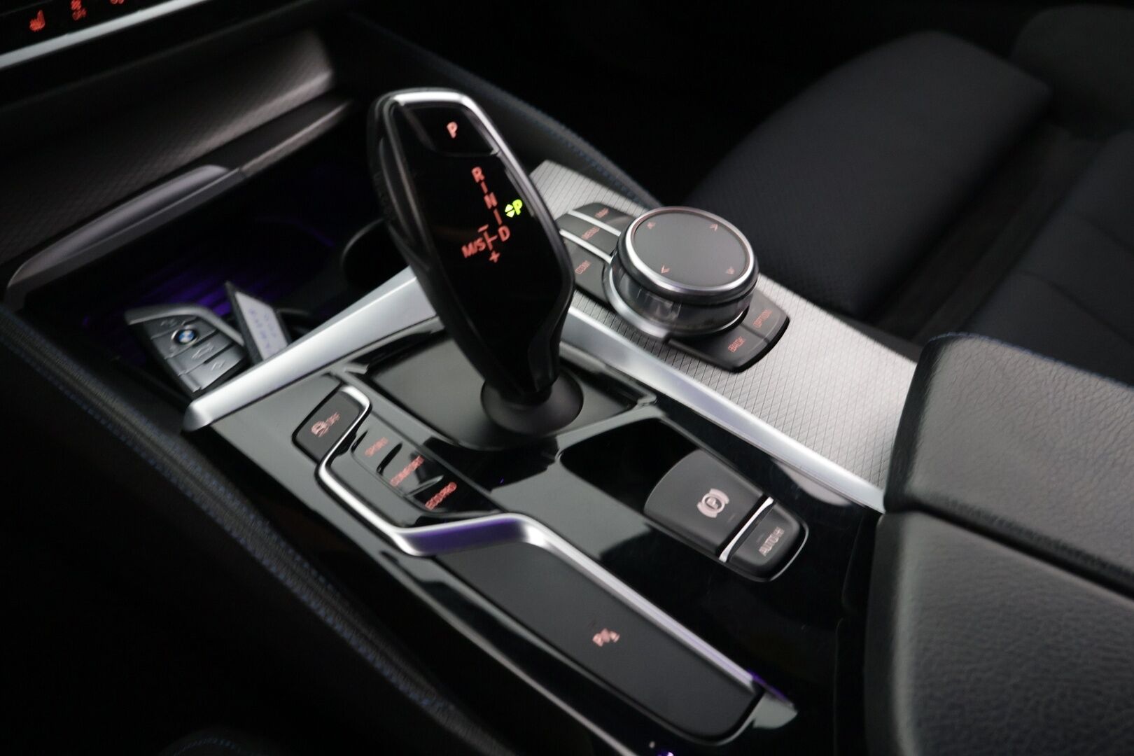 BMW 520 2018 G31 Touring 520d A Business M-Sport - | Vakkari | Sähköpenkit | Vossenin vanteet | P-Kamera | LED-Ajovalot