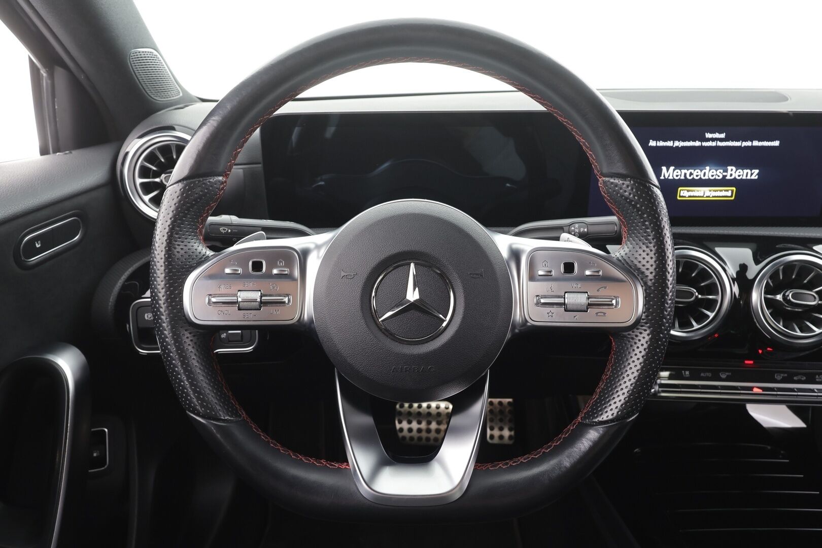 Mercedes-Benz A 2022 250 e A sedan Business AMG Edition EQ Power * Vakkari / Koukku / Lisälämmitin / Widescreen / P.Kamera / LED * - 1.Om Suomi-auto / Kahdet Renkaat / Koti & Kauppalaturi - HULLUT AVAJAISHULINAT KORKOTARJOUS 3,29 %