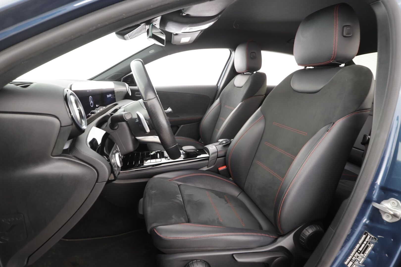 Mercedes-Benz A 2022 250 e A sedan Business AMG Edition EQ Power * Vakkari / Koukku / Lisälämmitin / Widescreen / P.Kamera / LED * - 1.Om Suomi-auto / Kahdet Renkaat / Koti & Kauppalaturi - HULLUT AVAJAISHULINAT KORKOTARJOUS 3,29 %