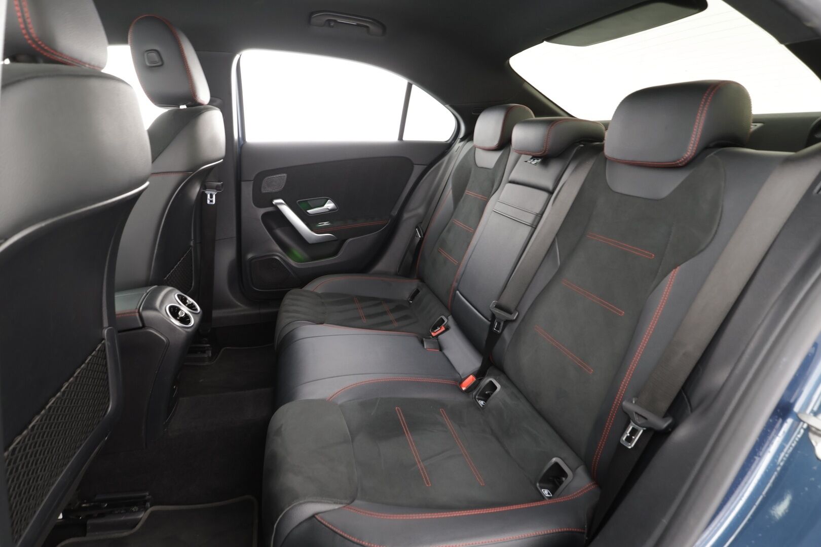 Mercedes-Benz A 2022 250 e A sedan Business AMG Edition EQ Power * Vakkari / Koukku / Lisälämmitin / Widescreen / P.Kamera / LED * - 1.Om Suomi-auto / Kahdet Renkaat / Koti & Kauppalaturi - HULLUT AVAJAISHULINAT KORKOTARJOUS 3,29 %