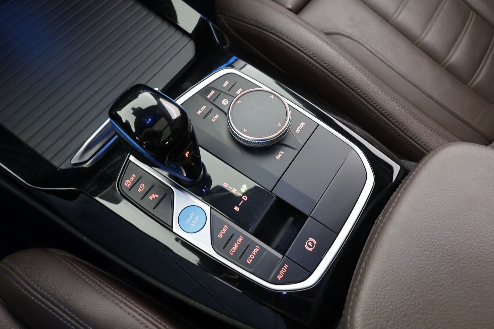 BMW iX3 2022 G08 M Sport Charged Plus - | ACC | HUD | H&K | Koukku | Muistipenkki | Adapt.LED | Panorama | 360°-Kamera | Comfort Access |