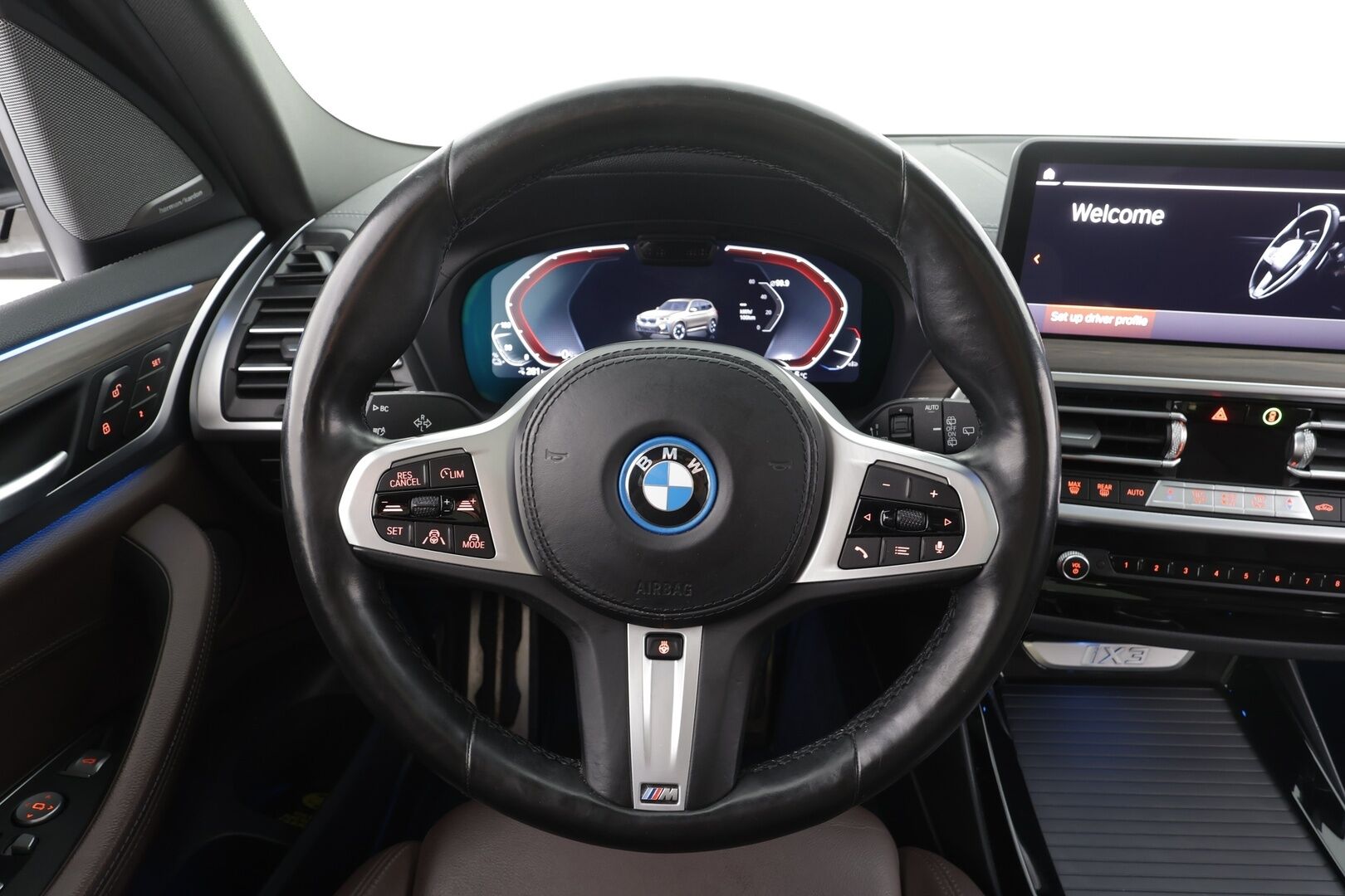 BMW iX3 2022 G08 M Sport Charged Plus * ACC / HUD / H&K / Koukku / Muistipenkki / Adapt.LED / Panorama / 360° / Comfort Access * - Akuston esilämmitys / Suomi-auto / Kahdet renkaat aluvanteilla / Huippuvarusteet - HULLUT AVAJAISHULINAT KORKOTARJOUS 3,29 %