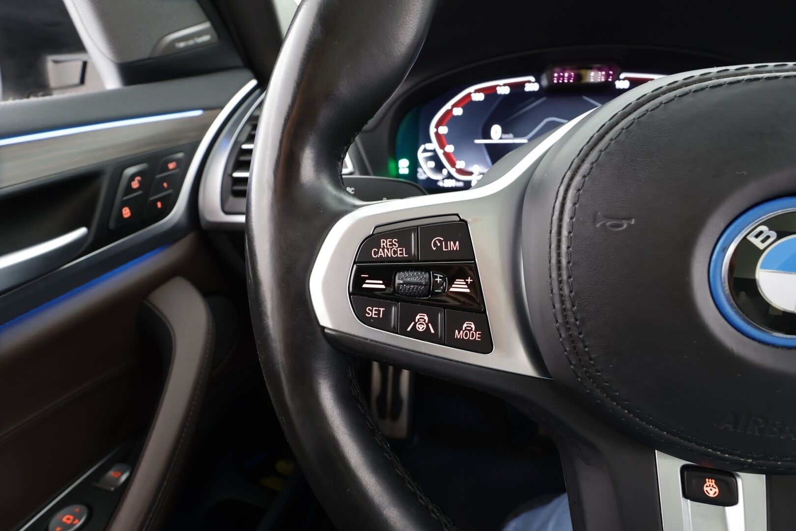 BMW iX3 2022 G08 M Sport Charged Plus * ACC / HUD / H&K / Koukku / Muistipenkki / Adapt.LED / Panorama / 360° / Comfort Access * - Akuston esilämmitys / Suomi-auto / Kahdet renkaat aluvanteilla / Huippuvarusteet - HULLUT AVAJAISHULINAT KORKOTARJOUS 3,29 %