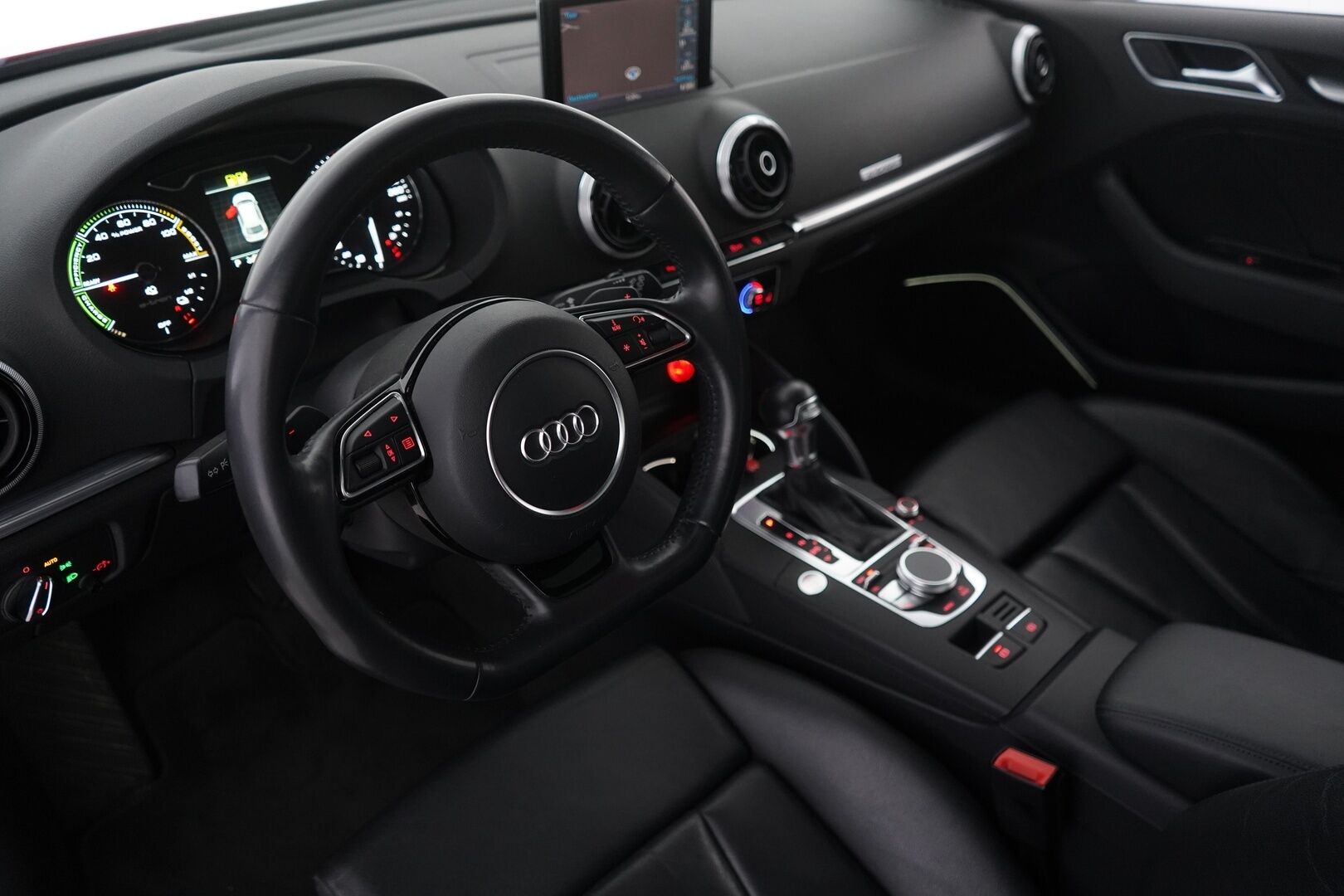 Audi A3 2015 Sportback Business Sport 1,4 TFSI e-tron S tronic - Kahdet vanteet / Juuri katsastettu ja huollettu / Jakopää tehty 2023