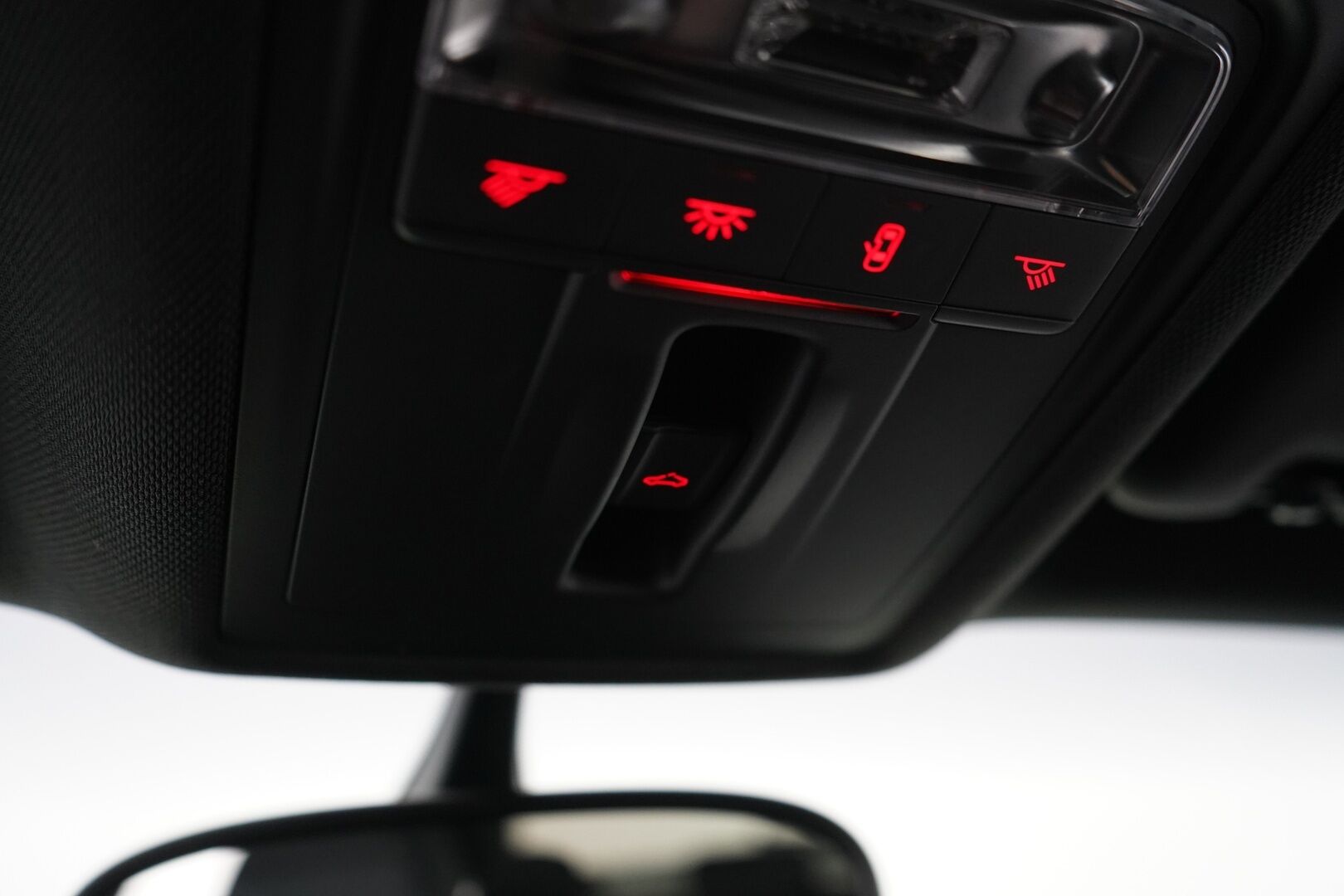 Audi A3 2015 Sportback Business Sport 1,4 TFSI e-tron S tronic *Panorama / Bang&Olufsen / Sport-penkit / Kamera / Nahat* - KATSO KAMPANJAHINTA! / Kahdet vanteet / Juuri katsastettu ja huollettu / Jakopää tehty 2023 - Osta nyt, maksa vasta ensi vuonna